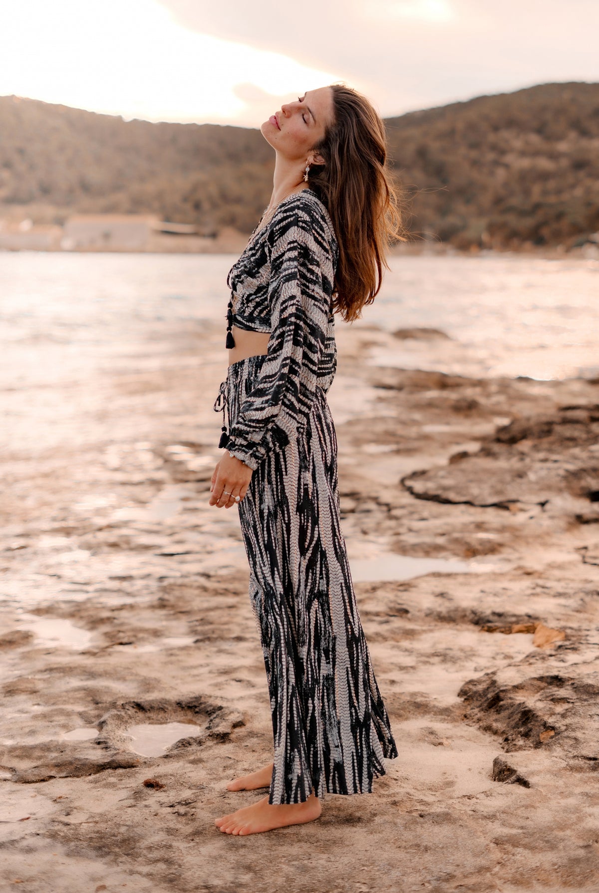 Pantalon bohème noir de la marque ibzmode, Brands of Ibiza