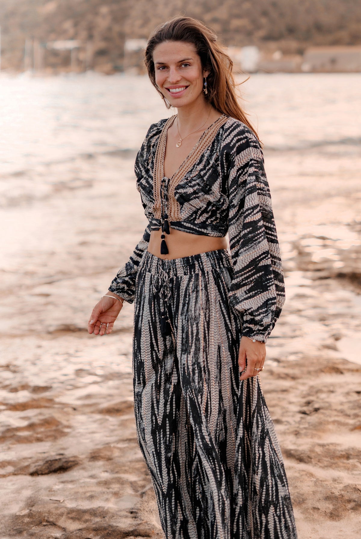 Pantalon bohème noir de la marque ibzmode, Brands of Ibiza