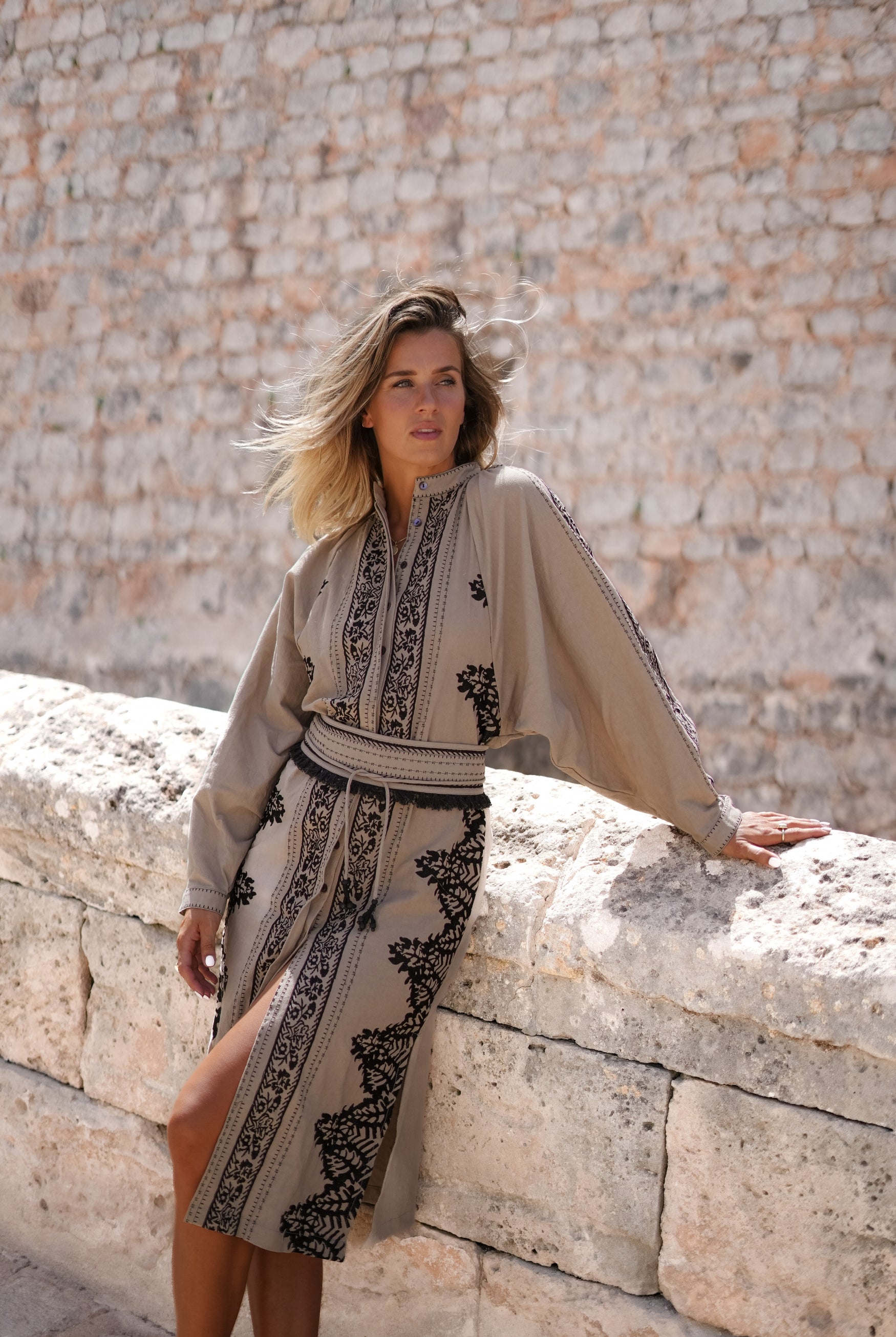 Vestido bohemio en topo claro de ibzmode, Marcas de Ibiza
