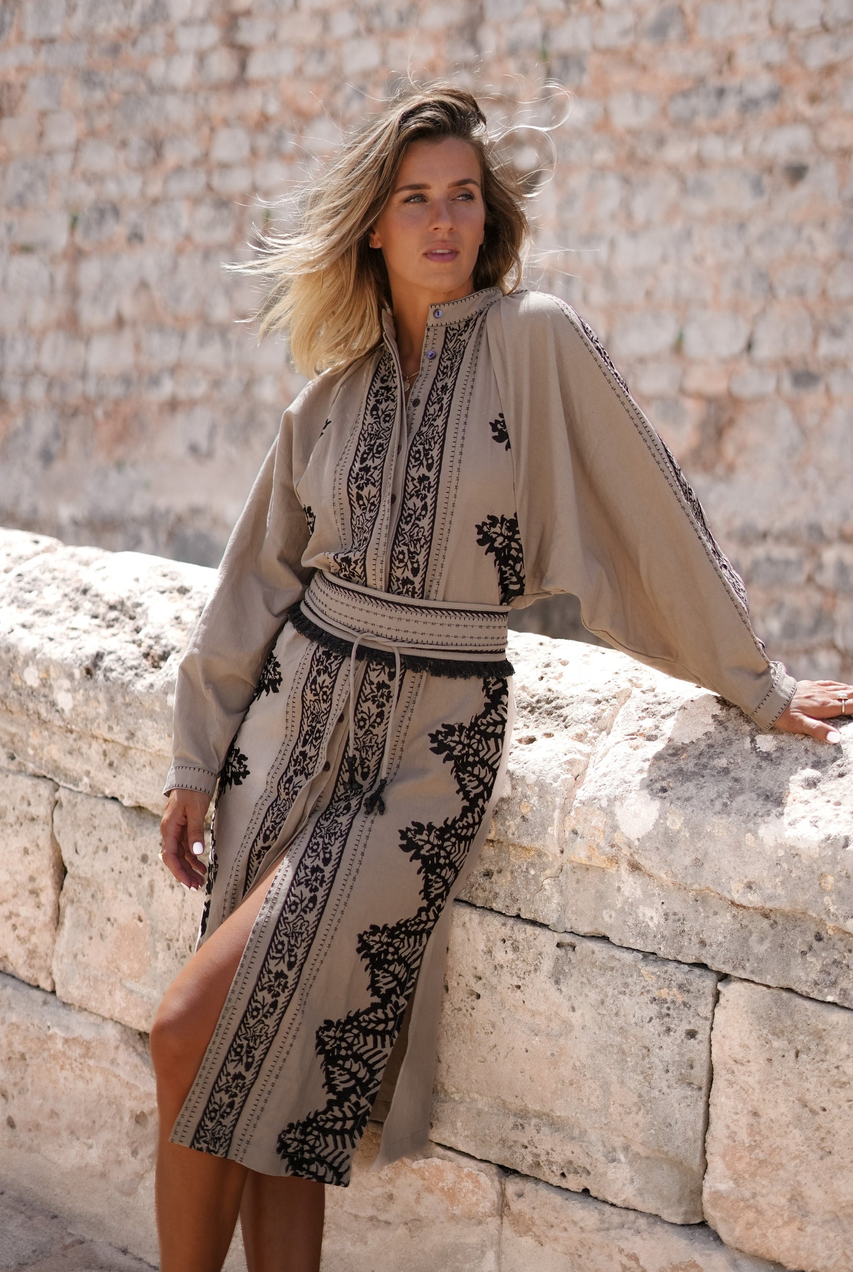 Vestido bohemio en topo claro de ibzmode, Marcas de Ibiza