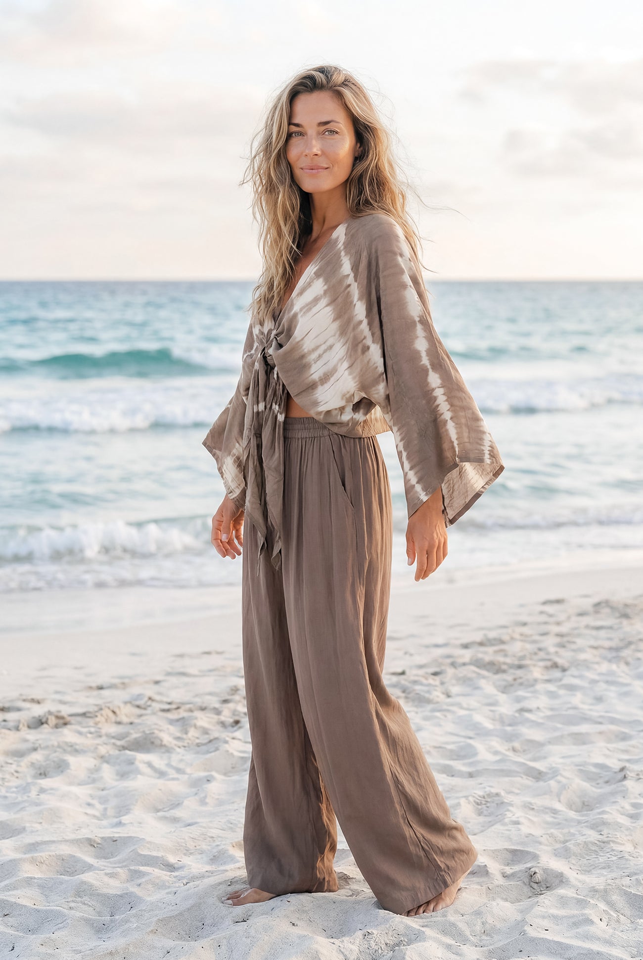 Ibizamode Wrap Top Sadri Maraluna Taupe with airy ombre look and feminine fit