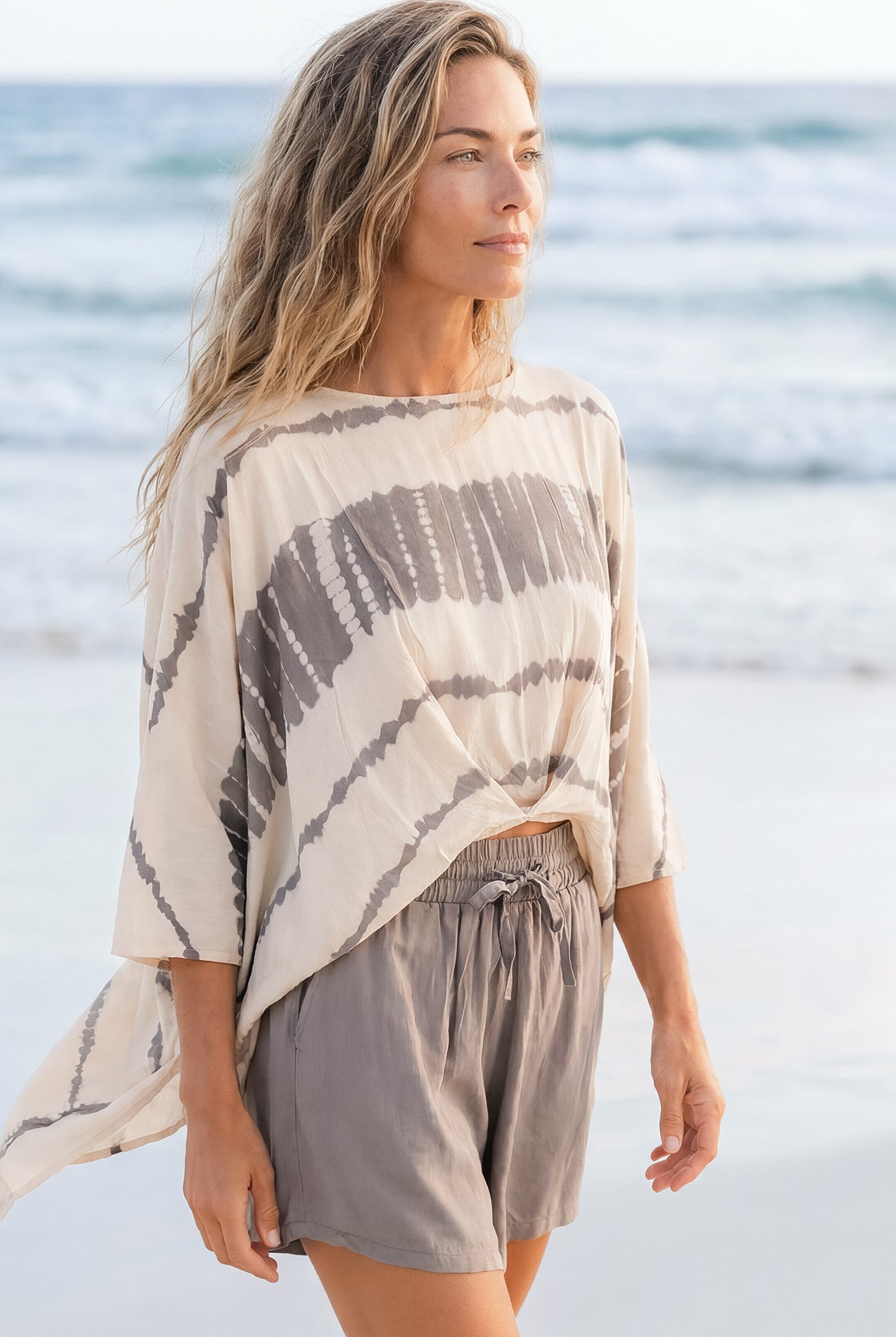 Ibizamode Short Solita Taupe with airy flowy fit and relaxed summer look