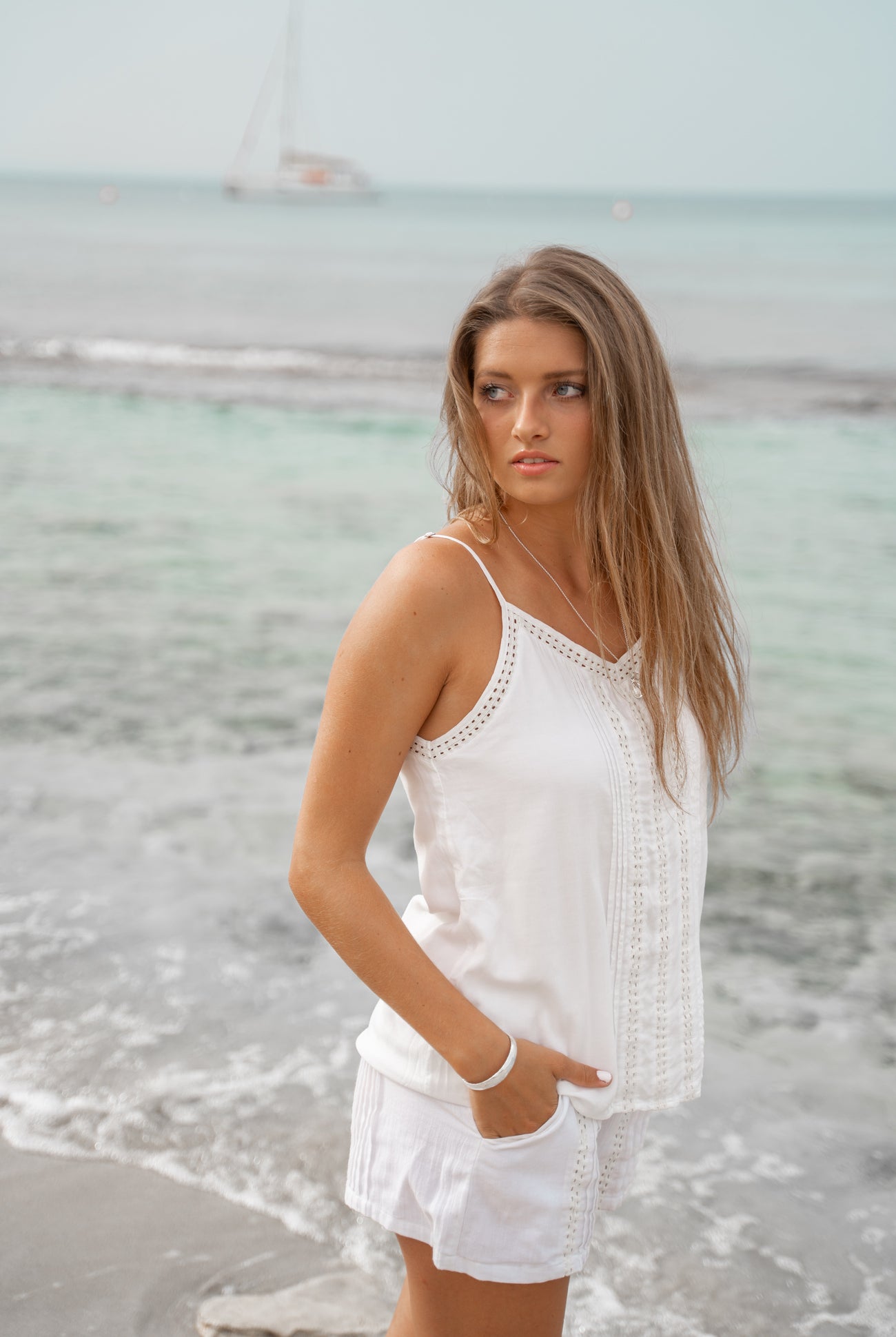 Bohemian top in ivory van ibzmode, Brands of Ibiza