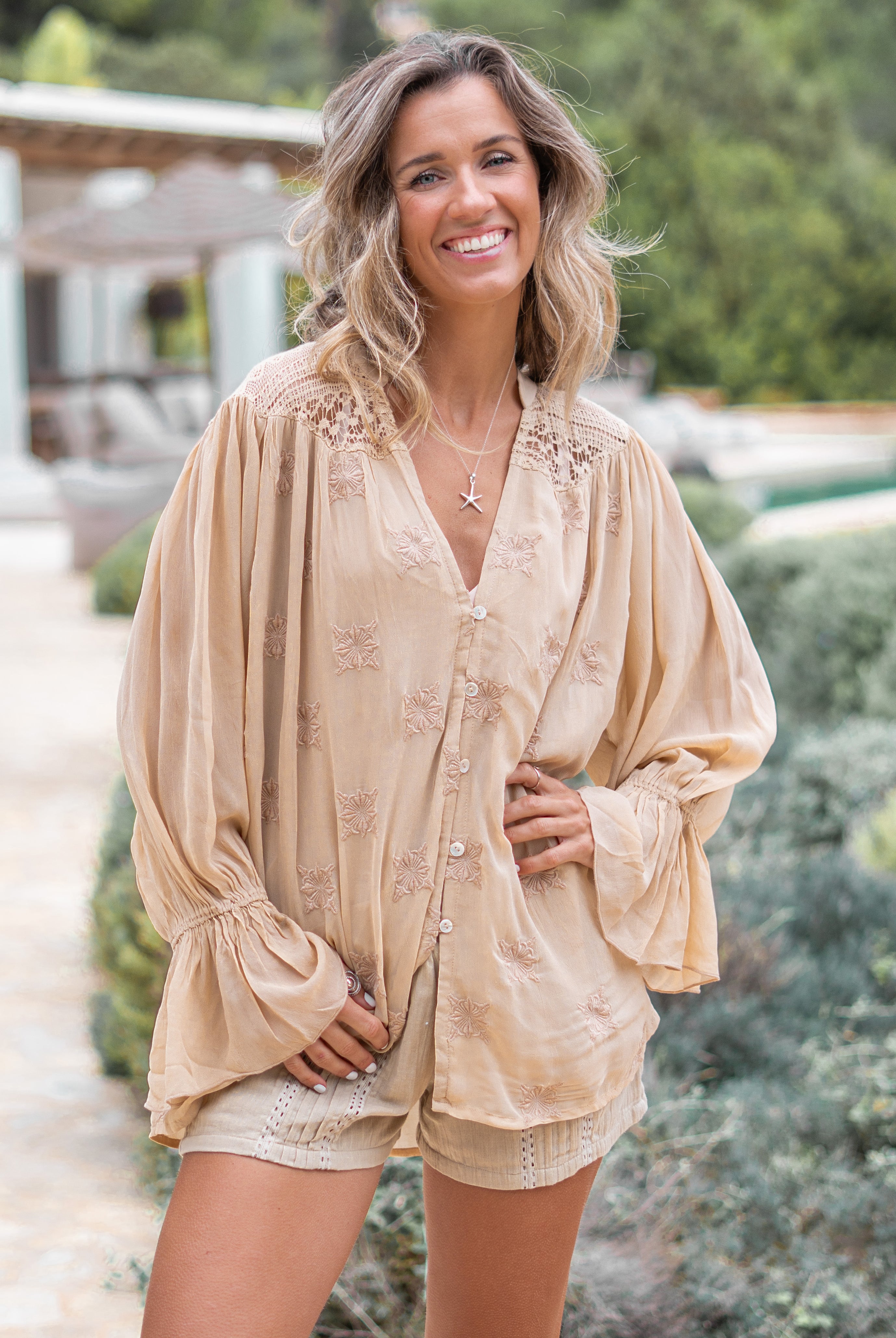 Bohemian blouse in powder van ibzmode, Brands of Ibiza