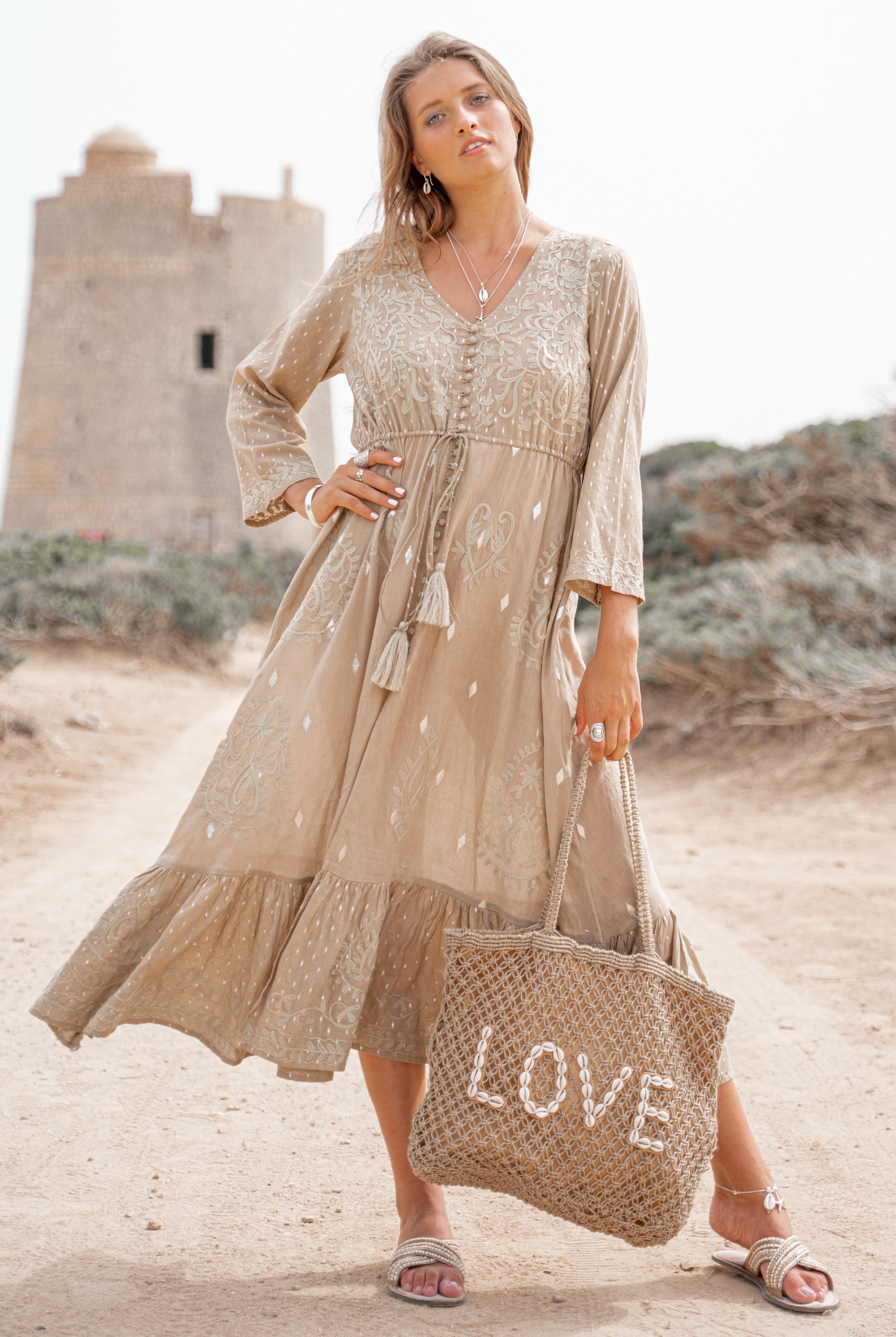 Bohemian jurk in taupe van ibzmode, Brands of Ibiza