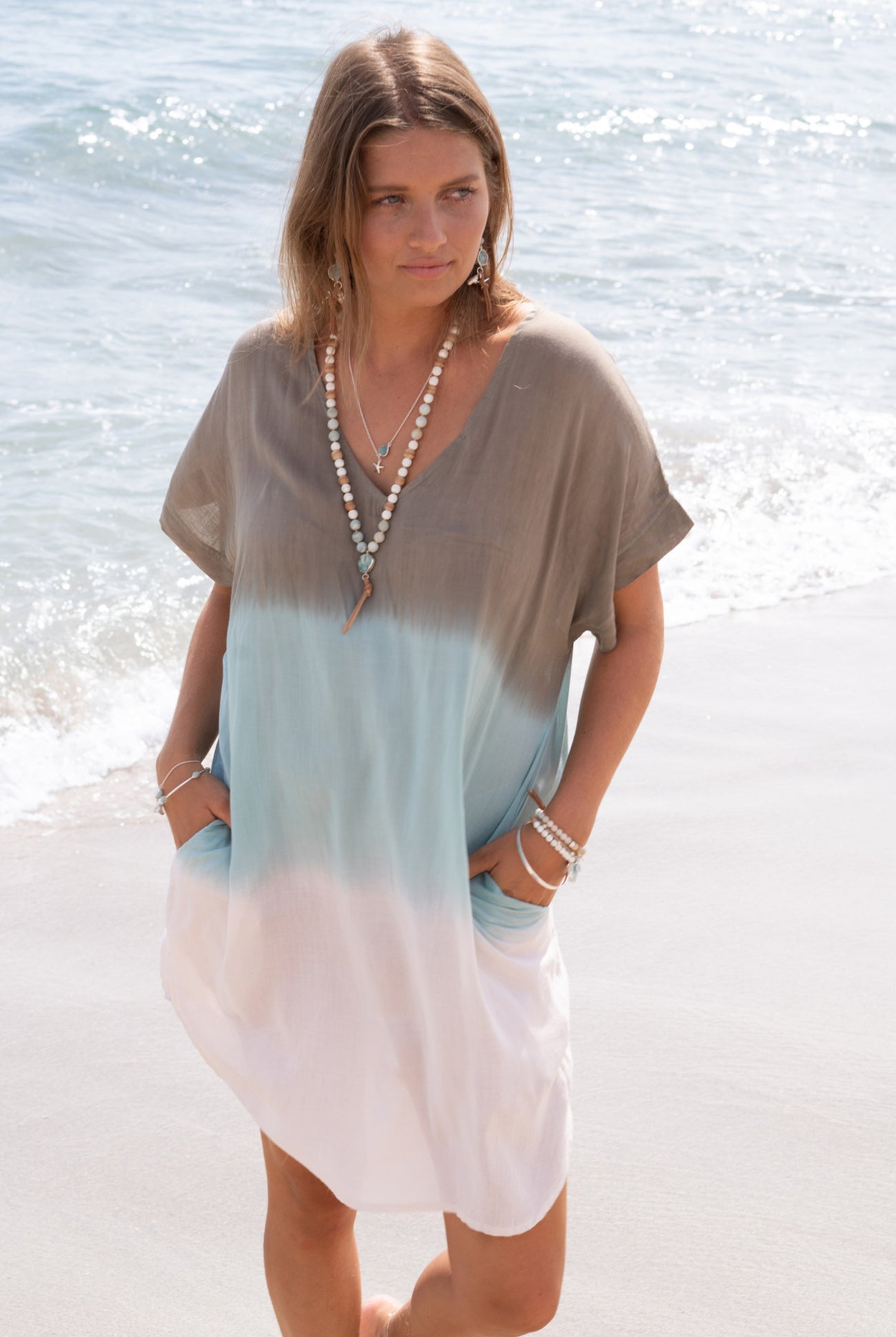 Ibizamode Short Kaftan Noa Almora Taupe with airy printed look and relaxed summer fit