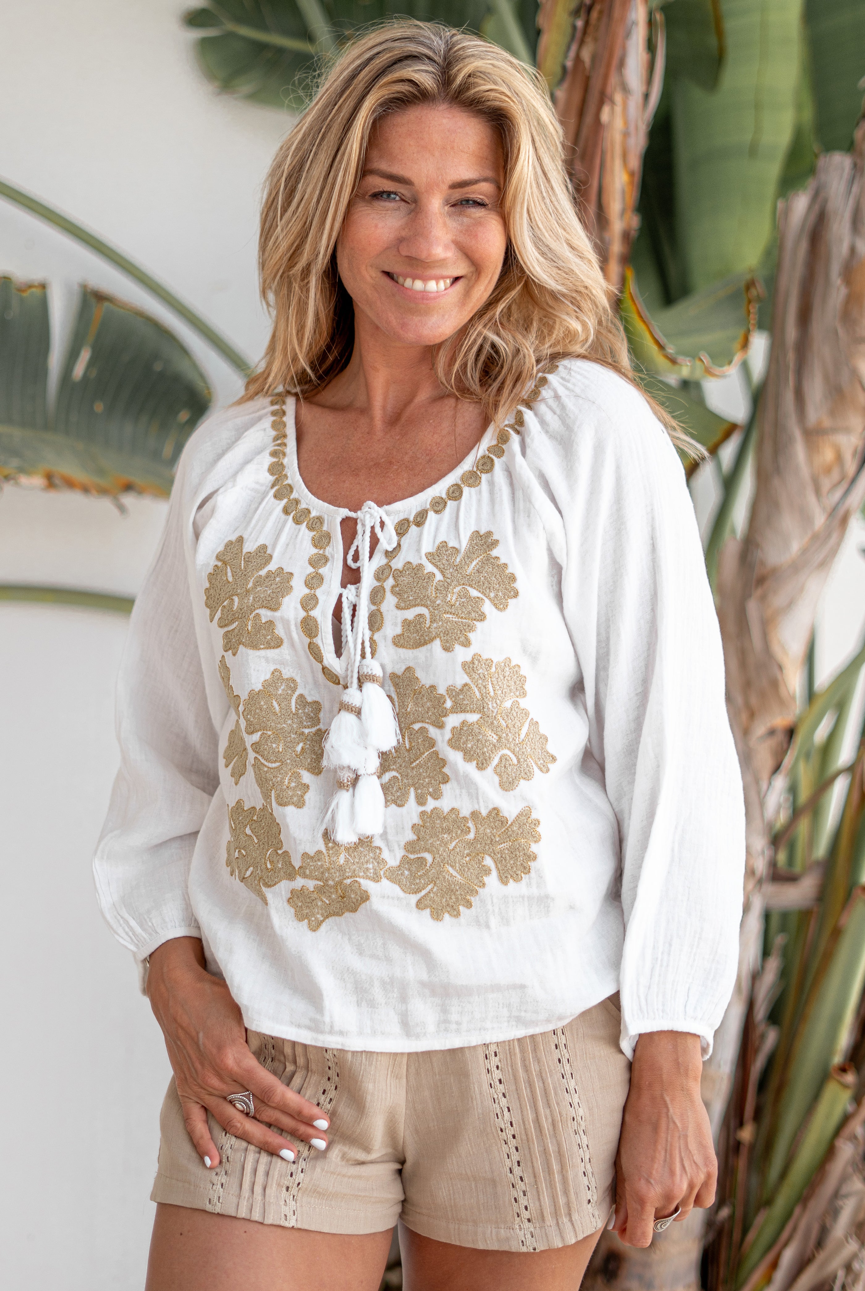Blusa bohemia en blanco de ibzmode, Marcas de Ibiza