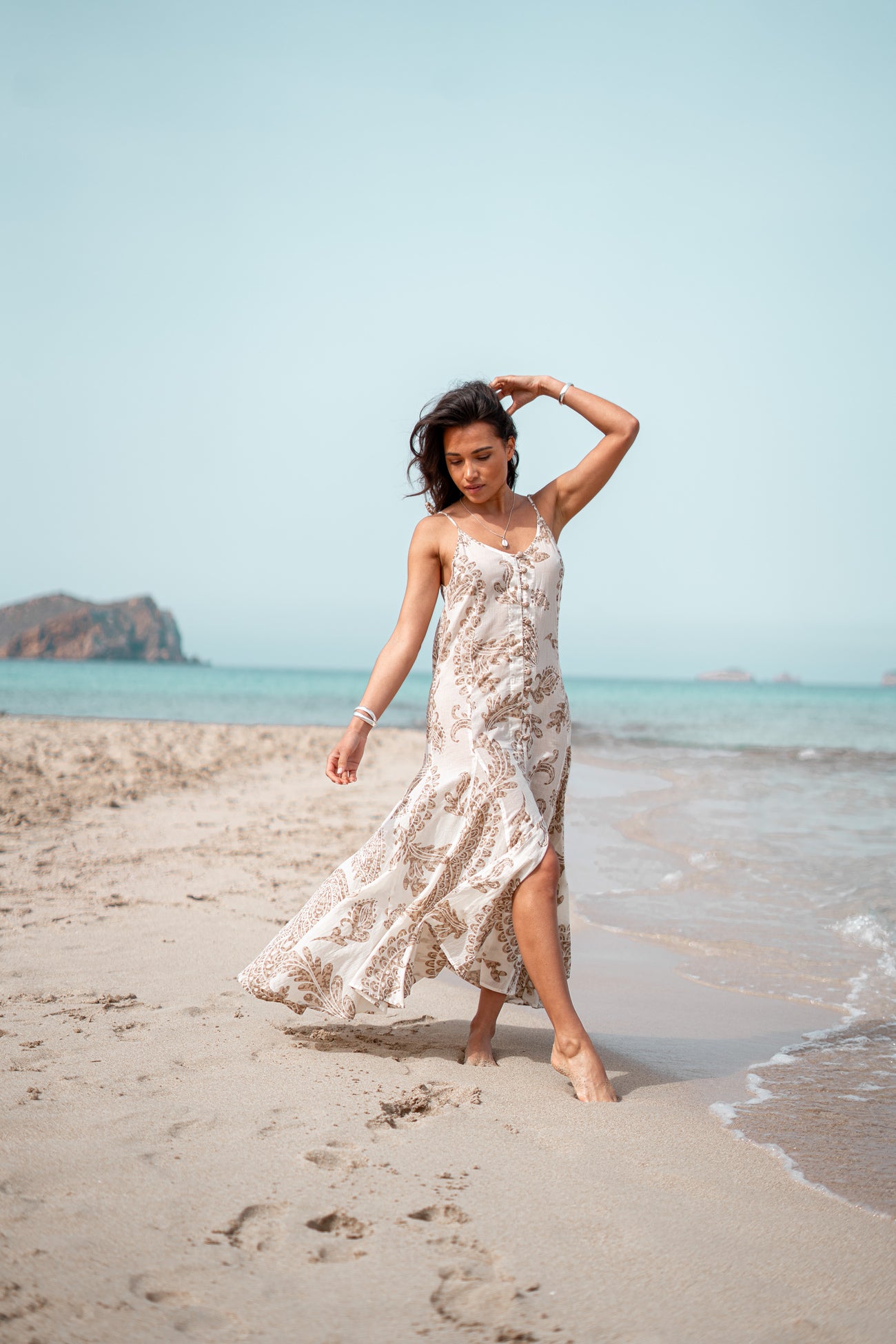 Bohemian jurk in taupe van ibzmode, Brands of Ibiza