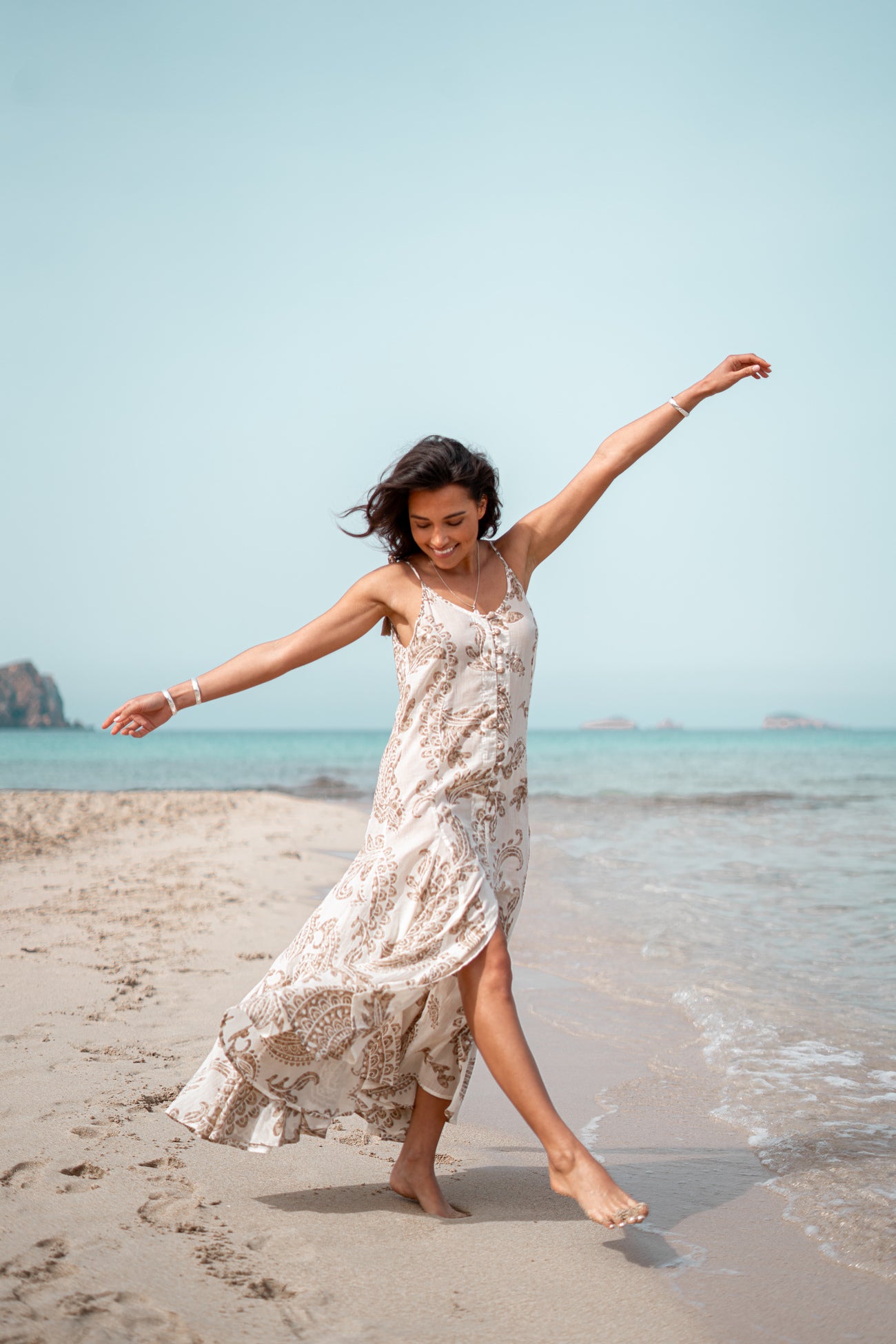 Bohemian jurk in taupe van ibzmode, Brands of Ibiza