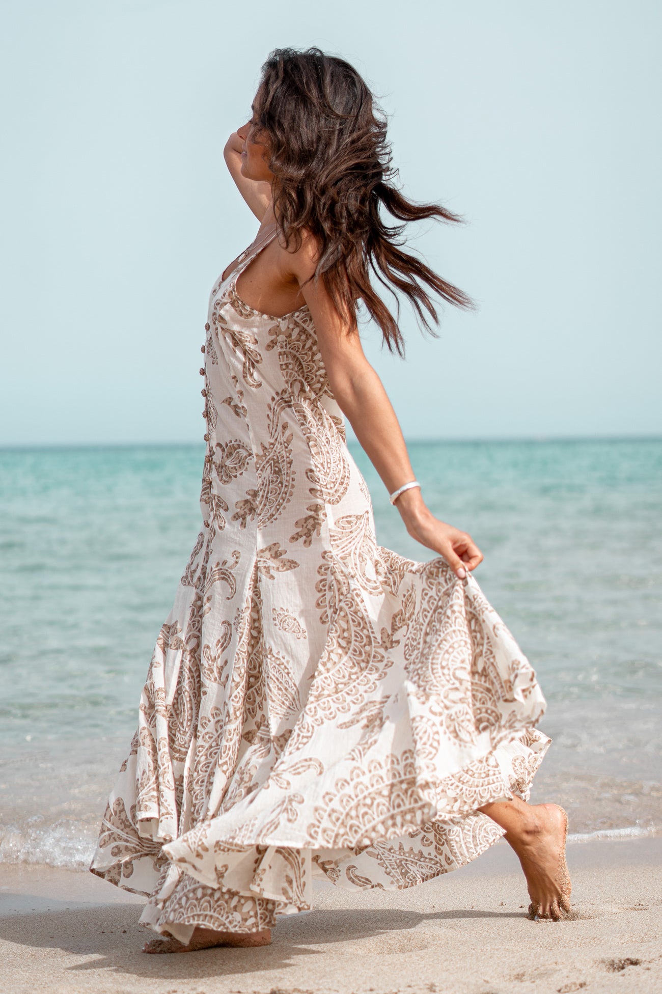 Bohemian jurk in taupe van ibzmode, Brands of Ibiza