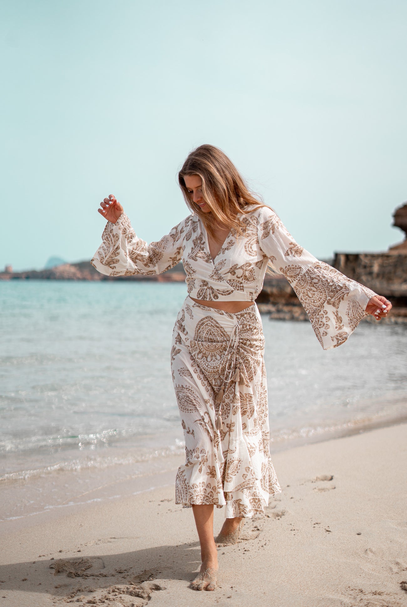 Bohemian top in taupe van ibzmode, Brands of Ibiza