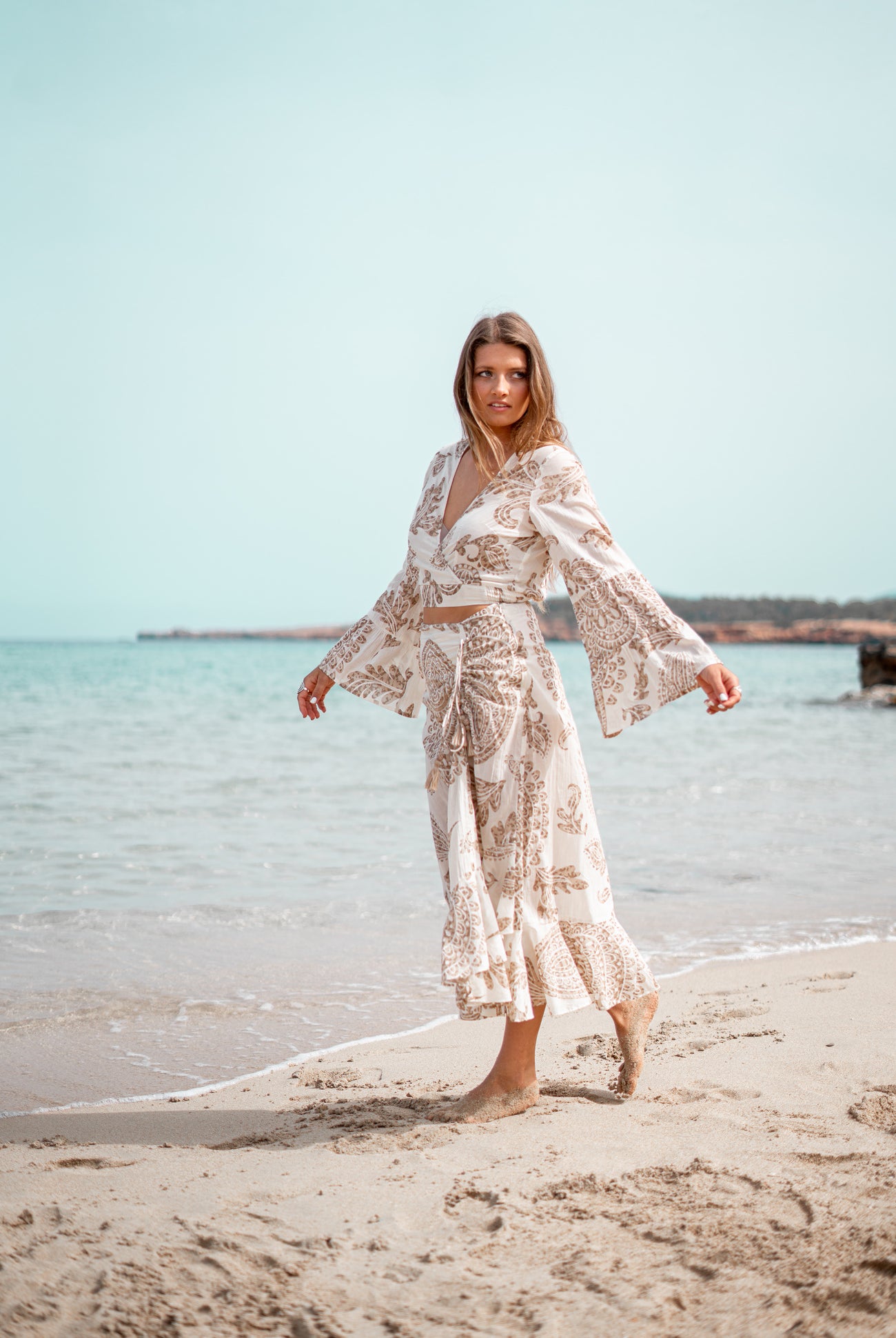 Bohemian top in taupe van ibzmode, Brands of Ibiza