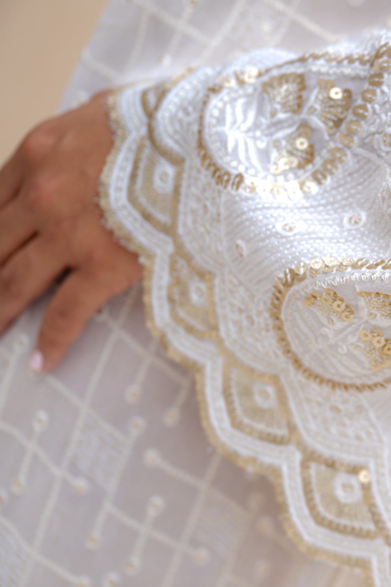 Ibzmode Tunic Amara Lunara White with subtle shimmer detail