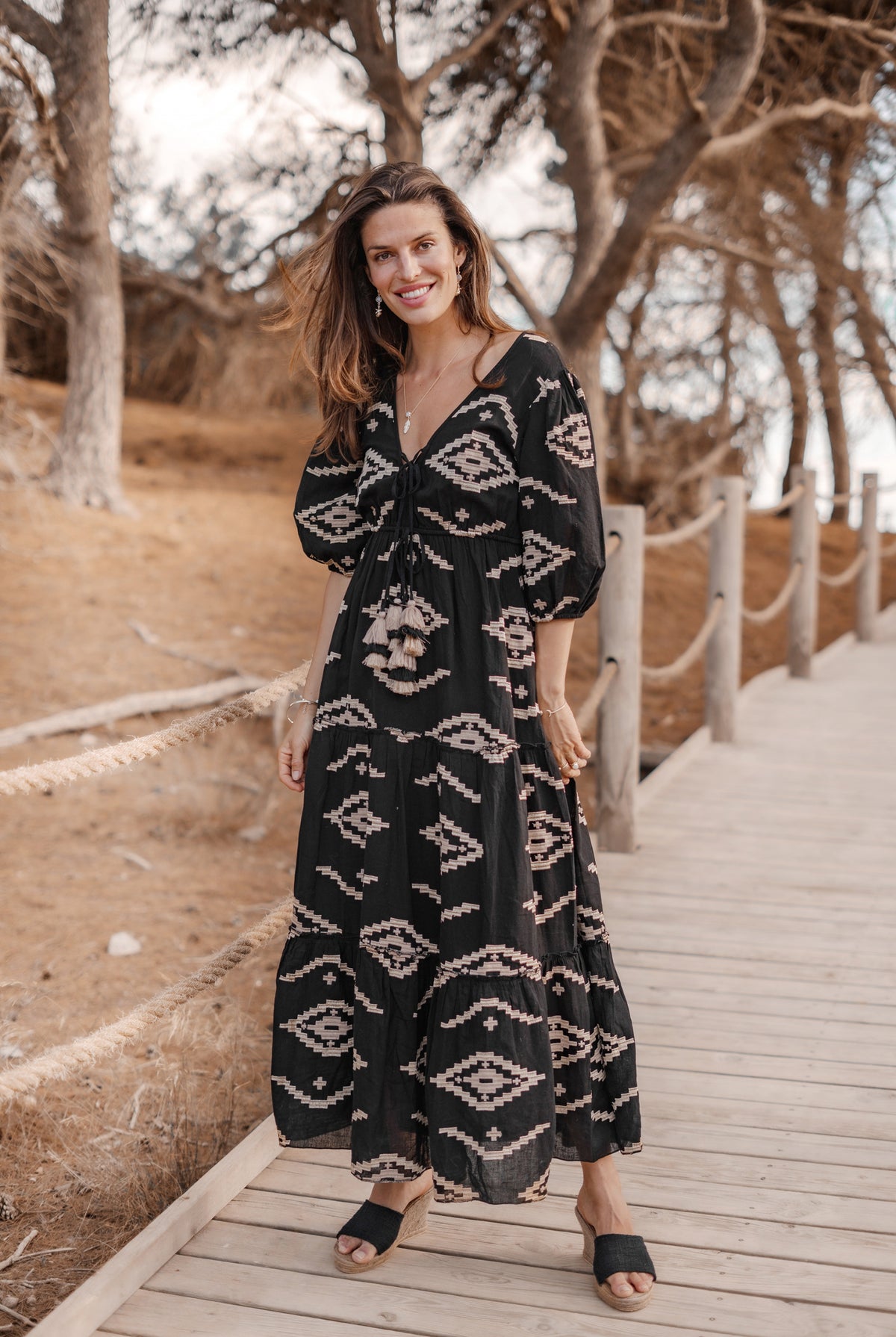Robe bohème noire de la marque ibzmode, Brands of Ibiza