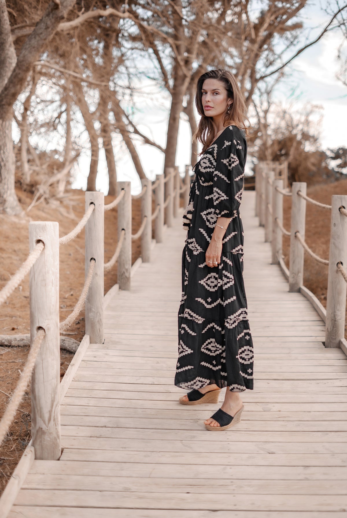 Robe bohème noire de la marque ibzmode, Brands of Ibiza