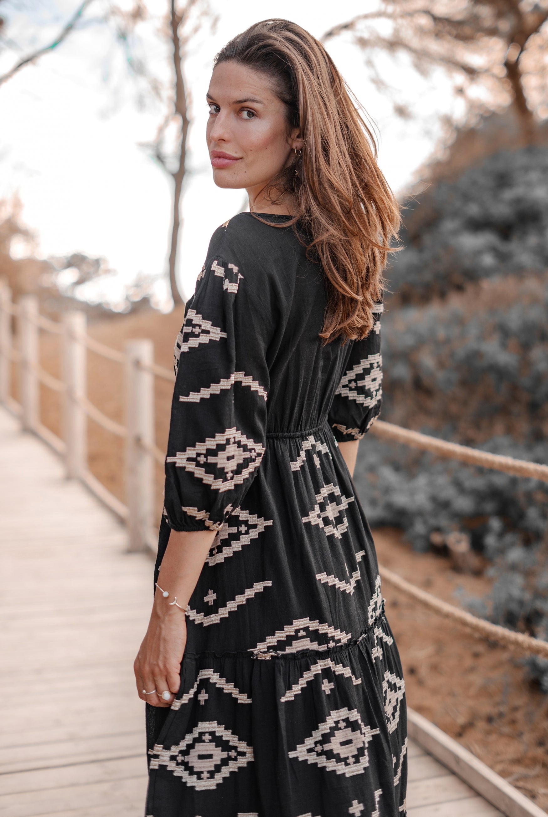 Robe bohème noire de la marque ibzmode, Brands of Ibiza