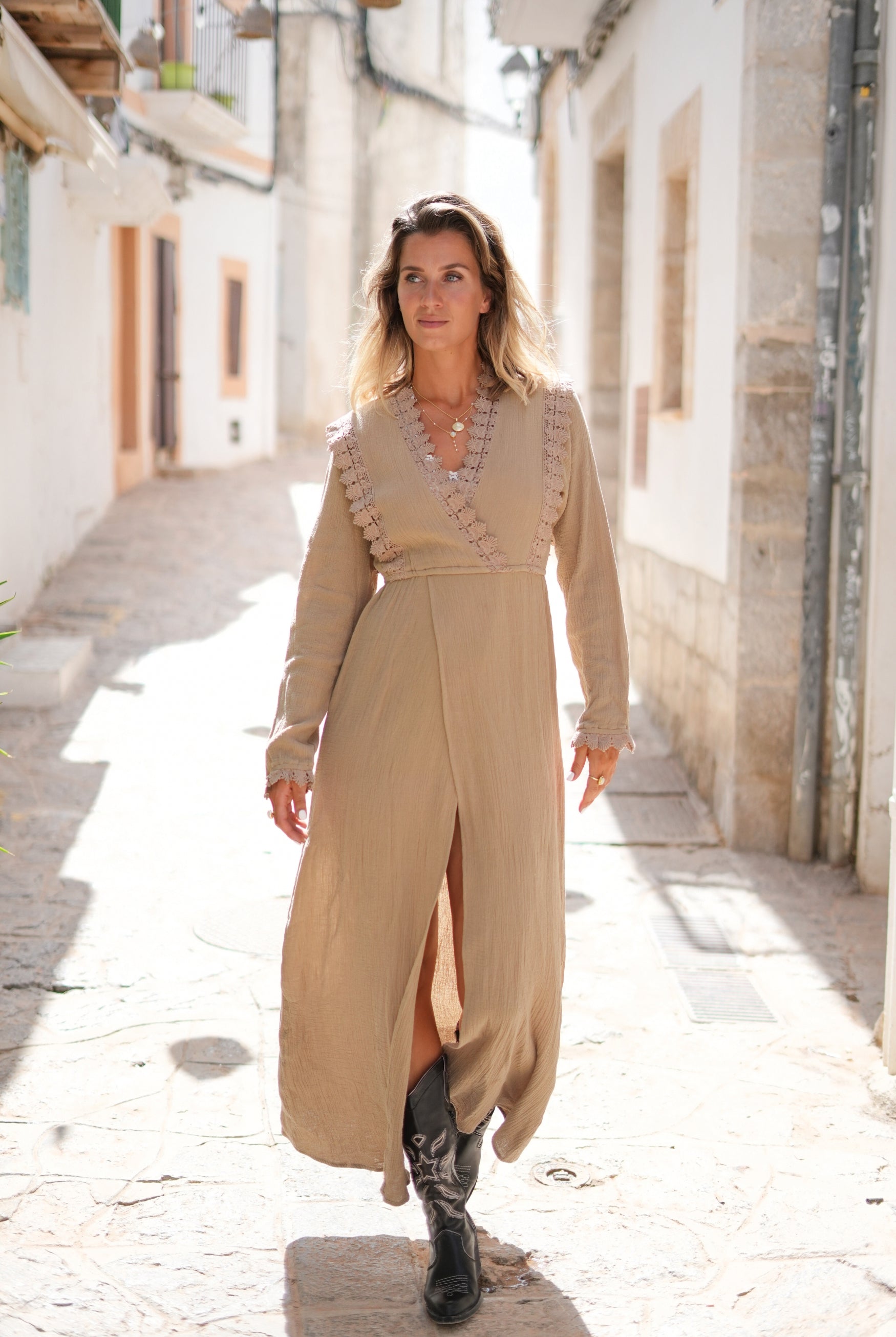 Vestido bohemio en color topo de ibzmode, Marcas de Ibiza