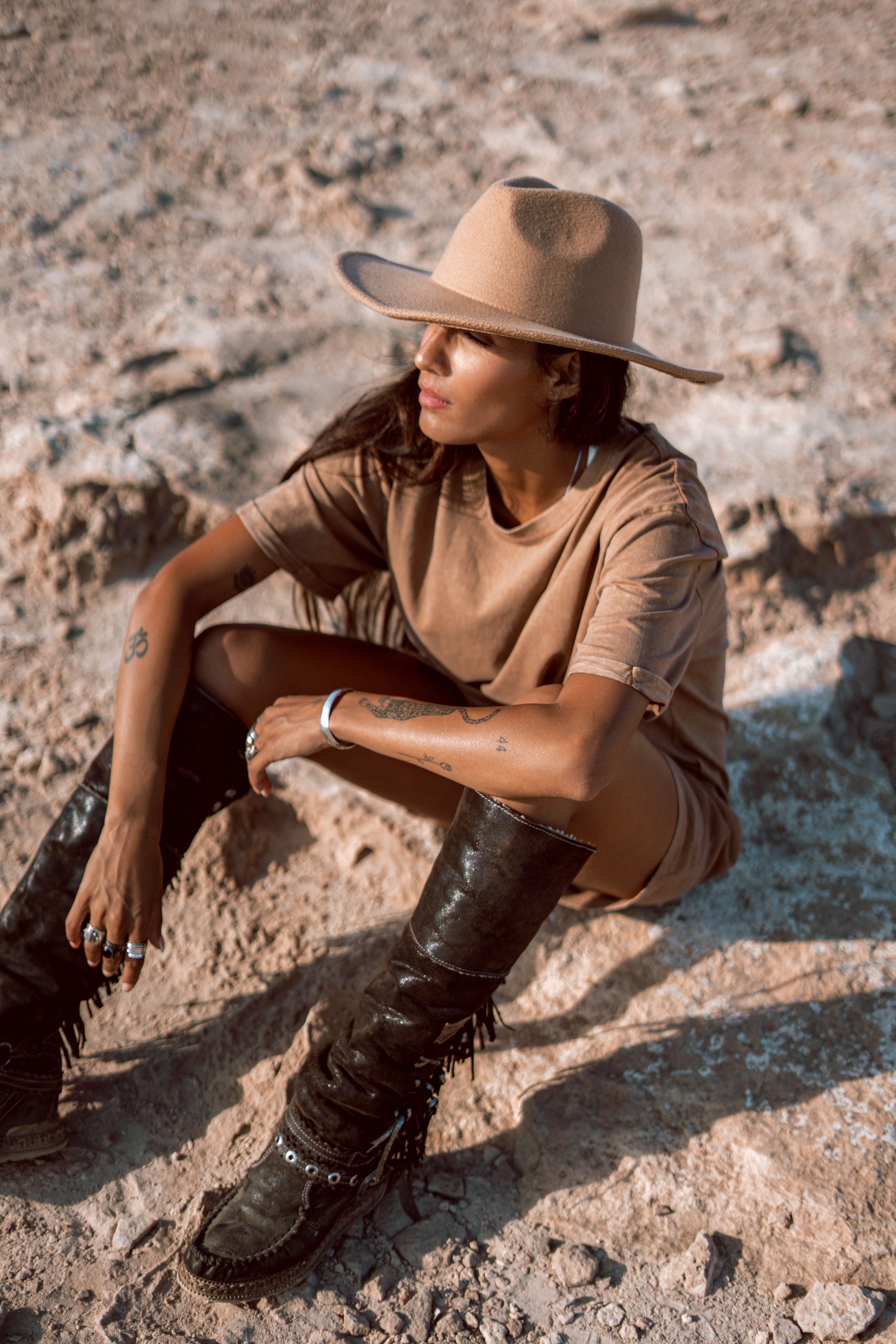 Bohemian jurk in brown van MOOST Wanted, Brands of Ibiza