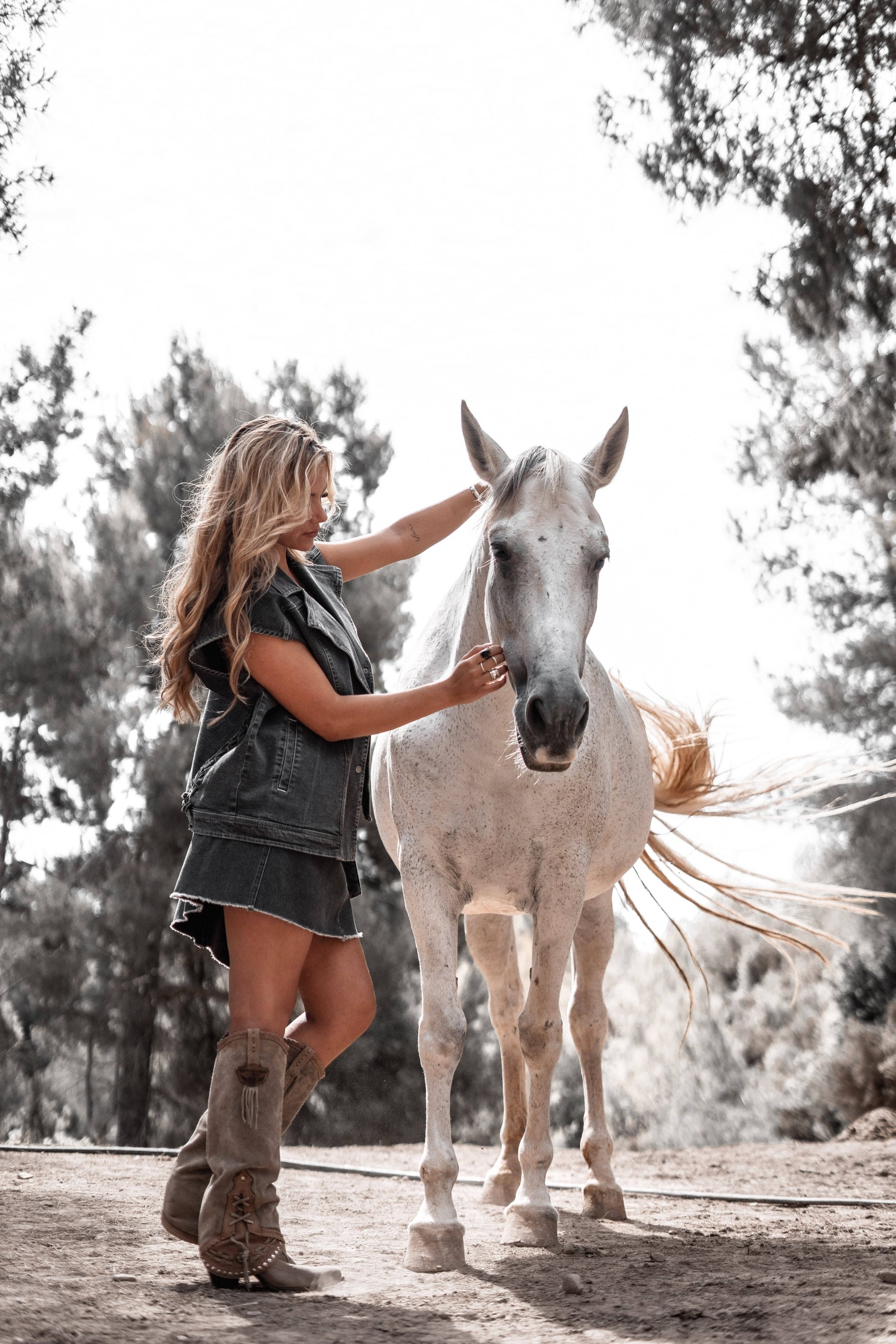 Bohemian item in dark grey van MOOST Wanted, Brands of Ibiza