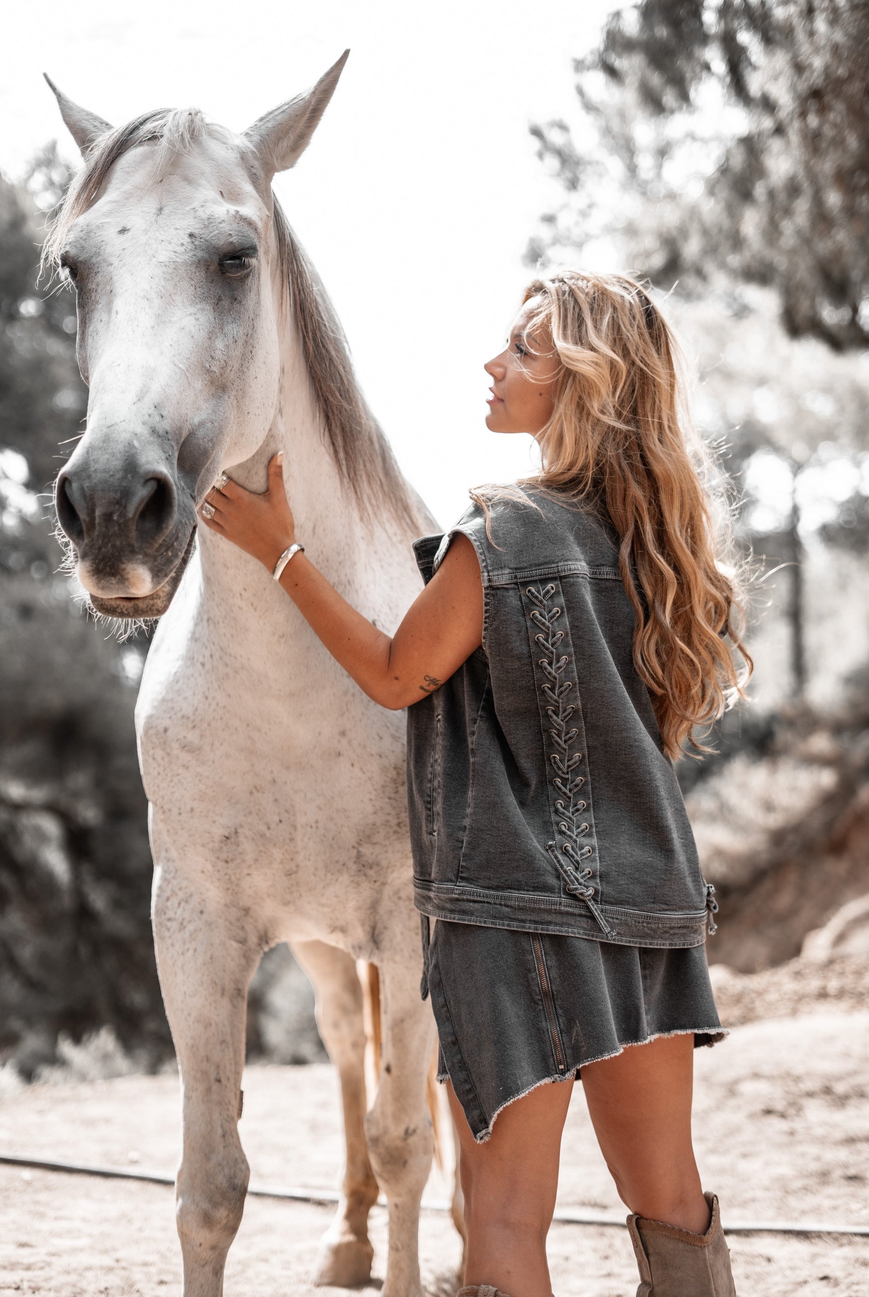 Bohemian item in dark grey van MOOST Wanted, Brands of Ibiza