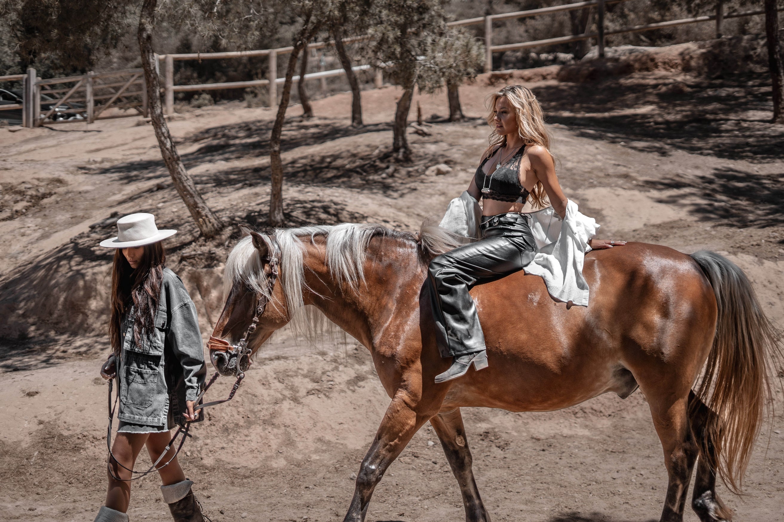 Bohemian item in dark grey van MOOST Wanted, Brands of Ibiza