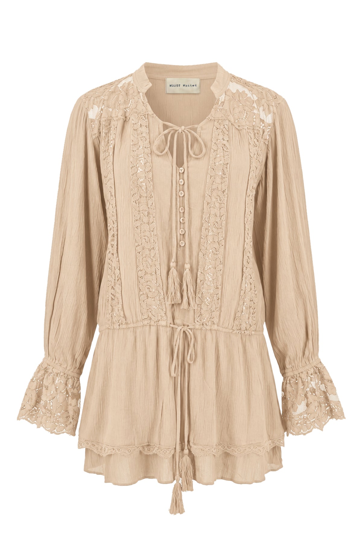 MOOST Wanted Nadia Lace Dress Sand zandkleurige kanten boho jurk met franjes, strikkoorden en lange mouwen