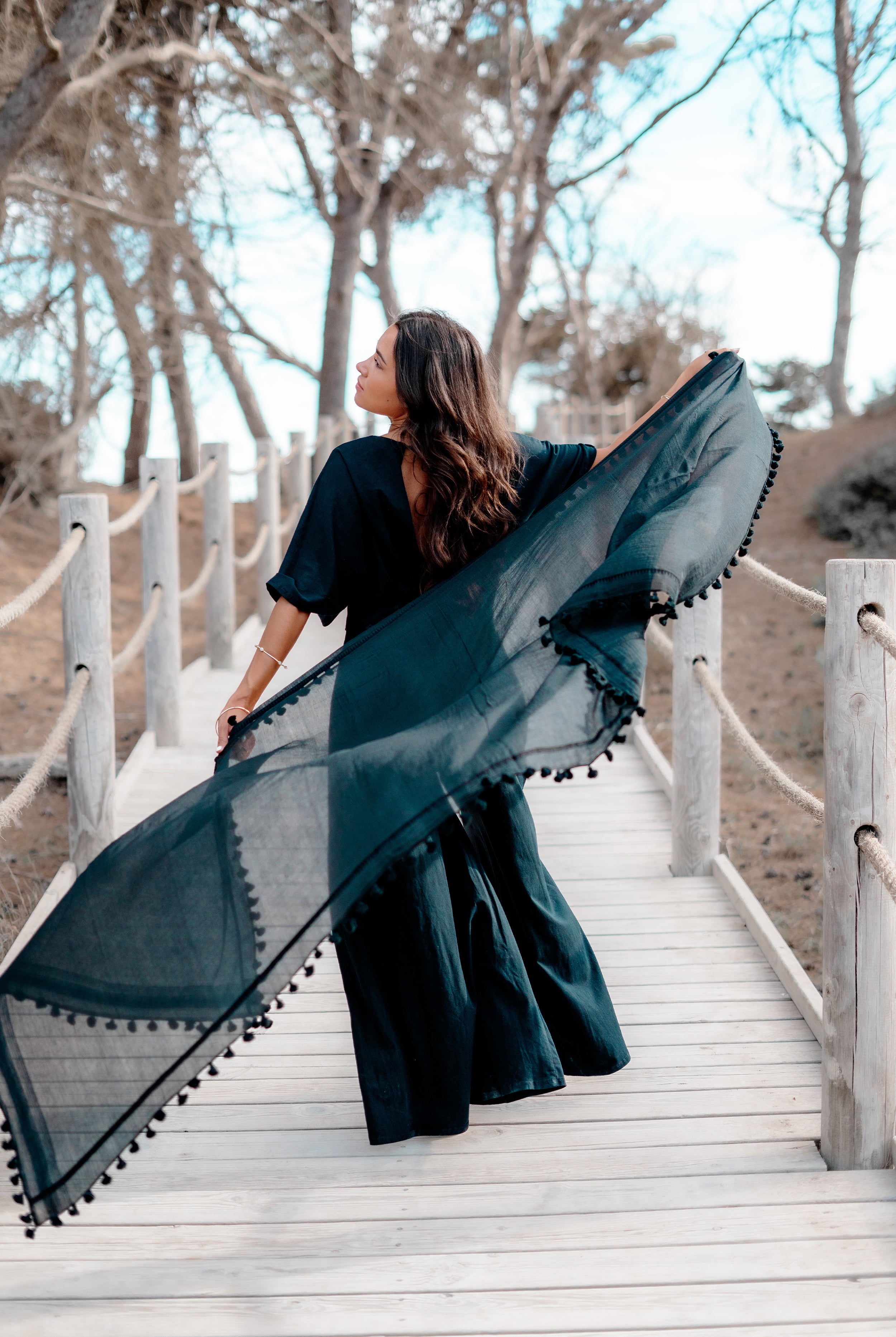 Artículo bohemio en negro de ibzmode, Marcas de Ibiza