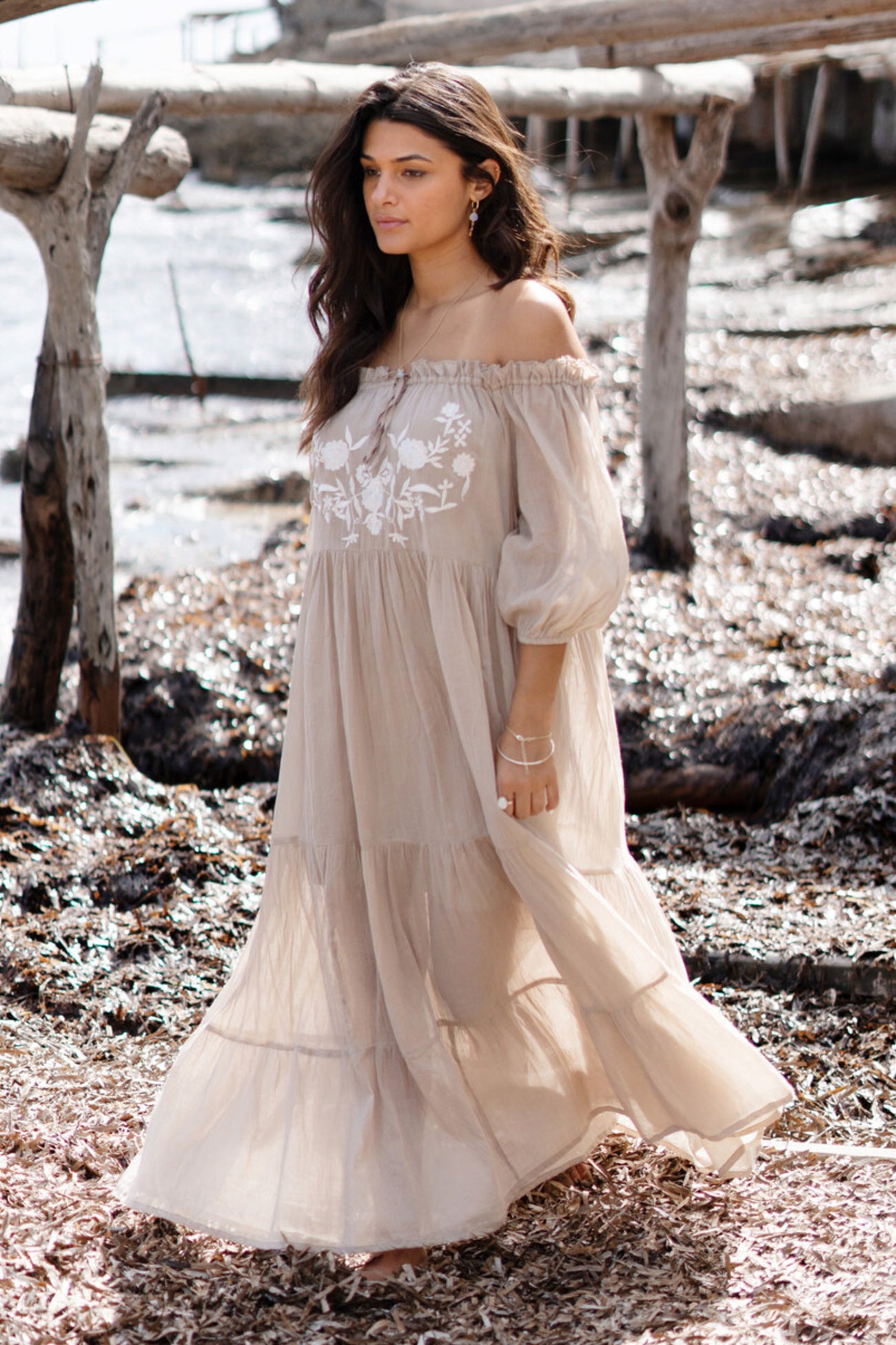 Bohemian jurk in light taupe van ibzmode, Brands of Ibiza