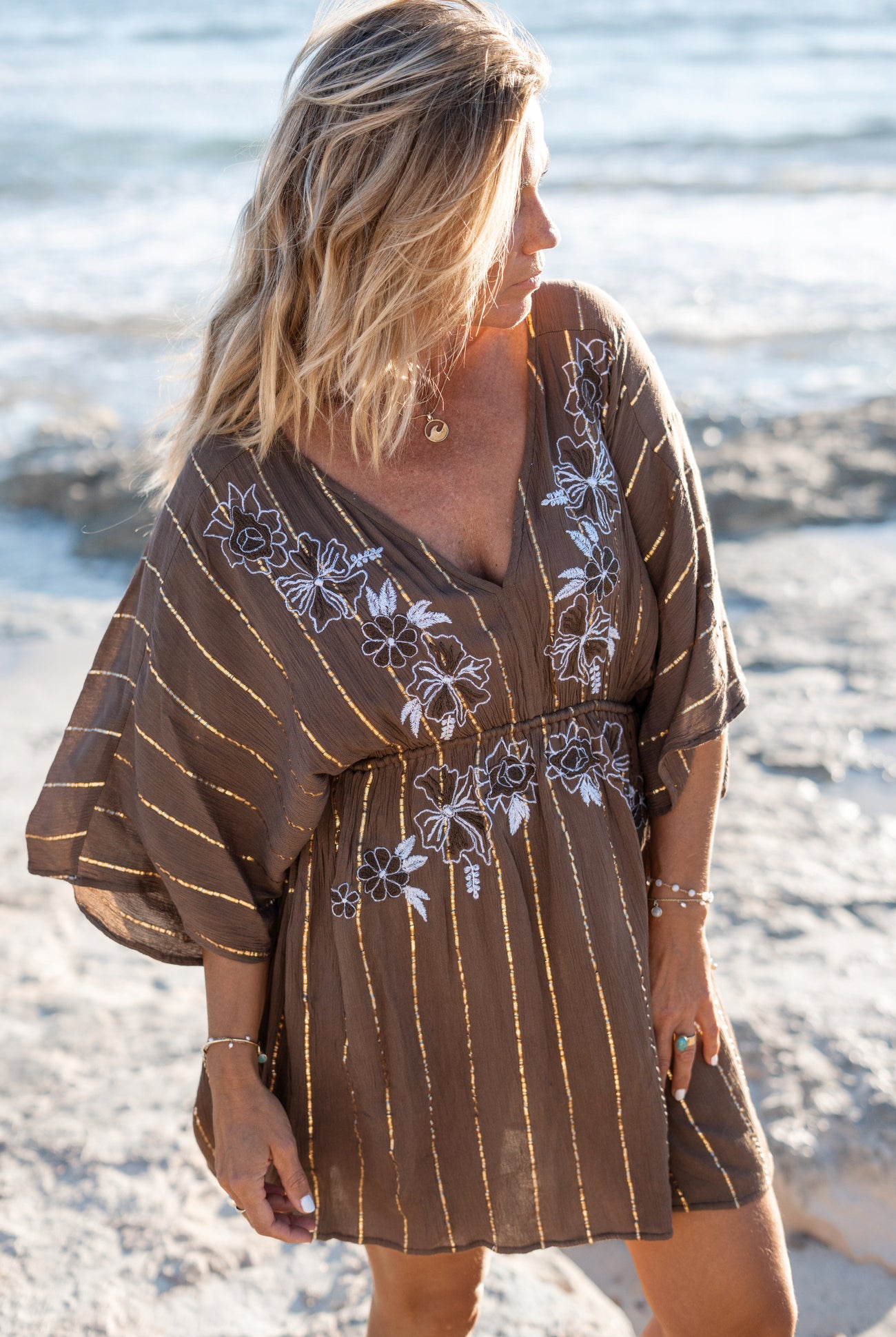 Bohemian jurk in taupe van ibzmode, Brands of Ibiza