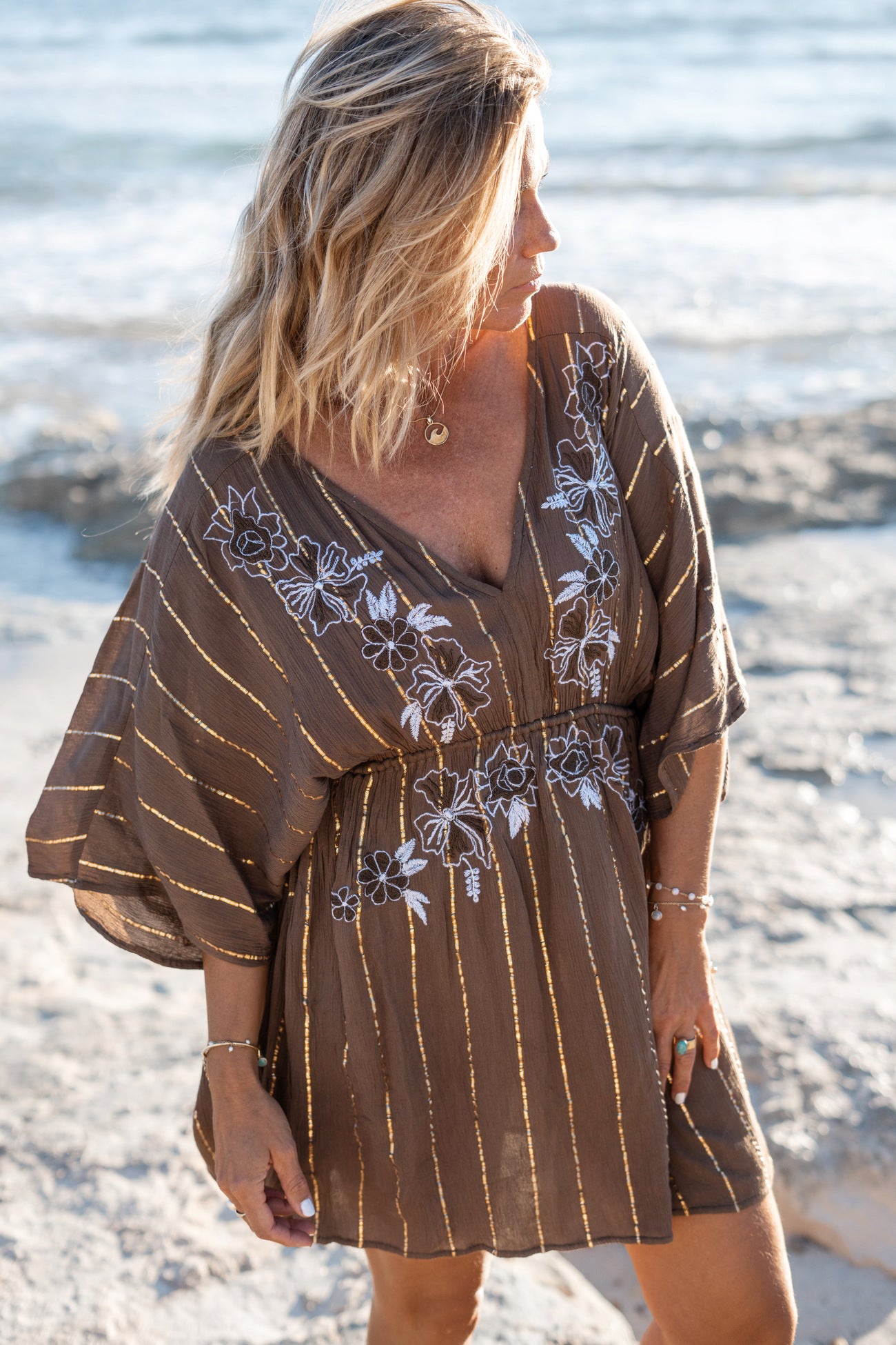 Bohemian jurk in taupe van ibzmode, Brands of Ibiza