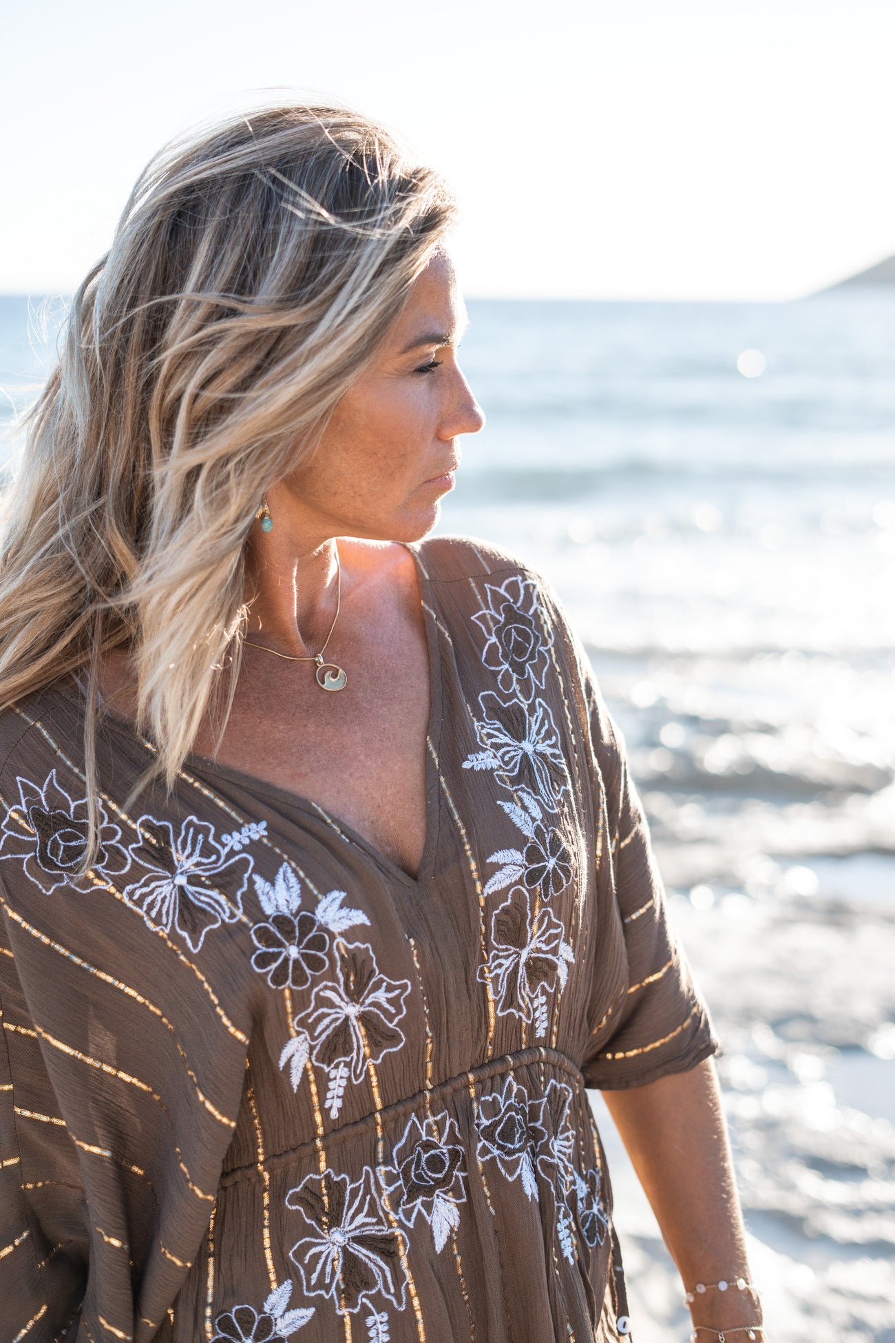 Bohemian jurk in taupe van ibzmode, Brands of Ibiza