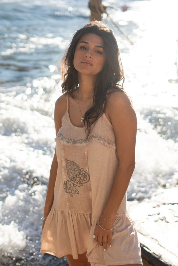 Robe bohème couleur sable de la marque ibzmode, Brands of Ibiza