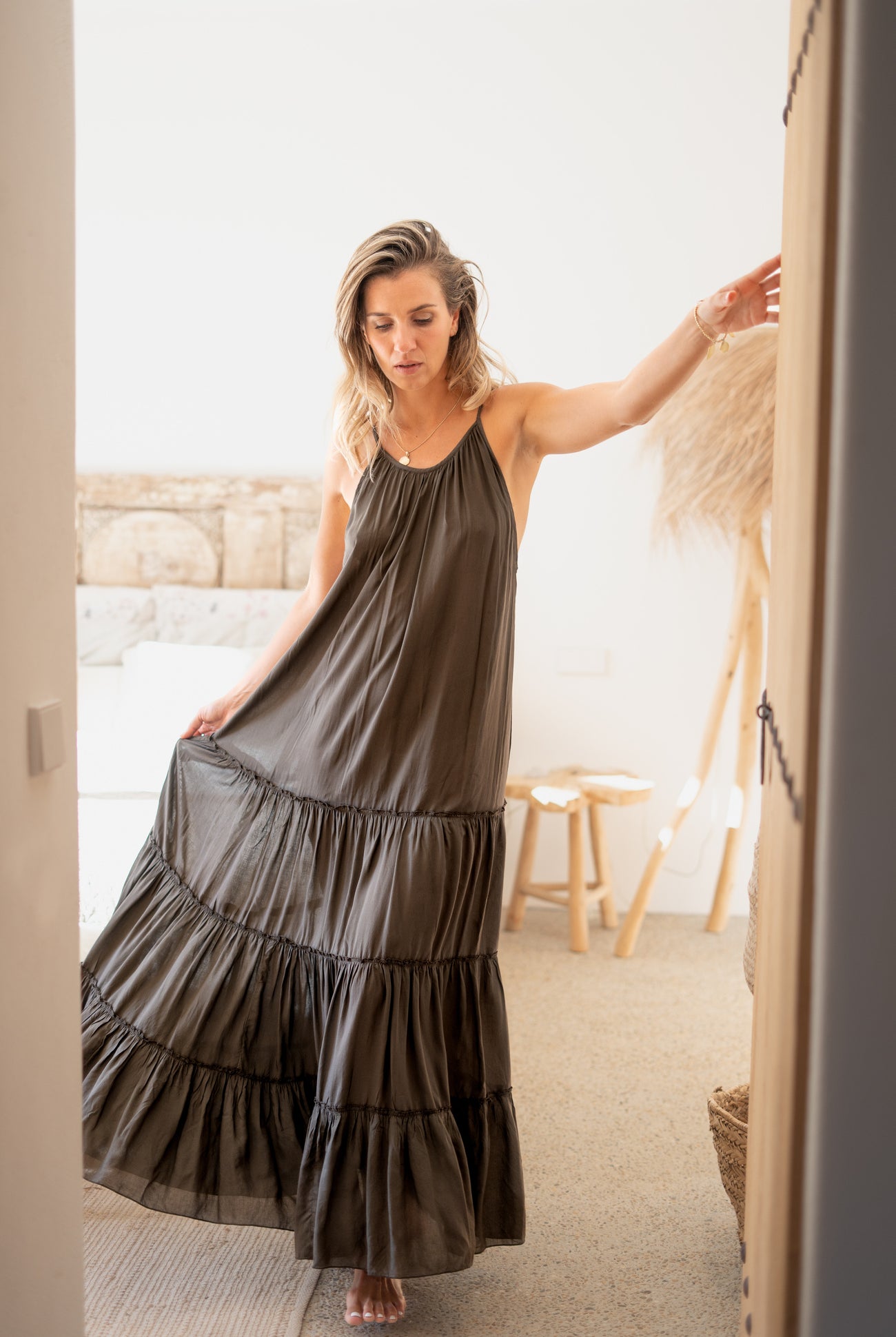 Bohemian jurk in dark taupe van ibzmode, Brands of Ibiza