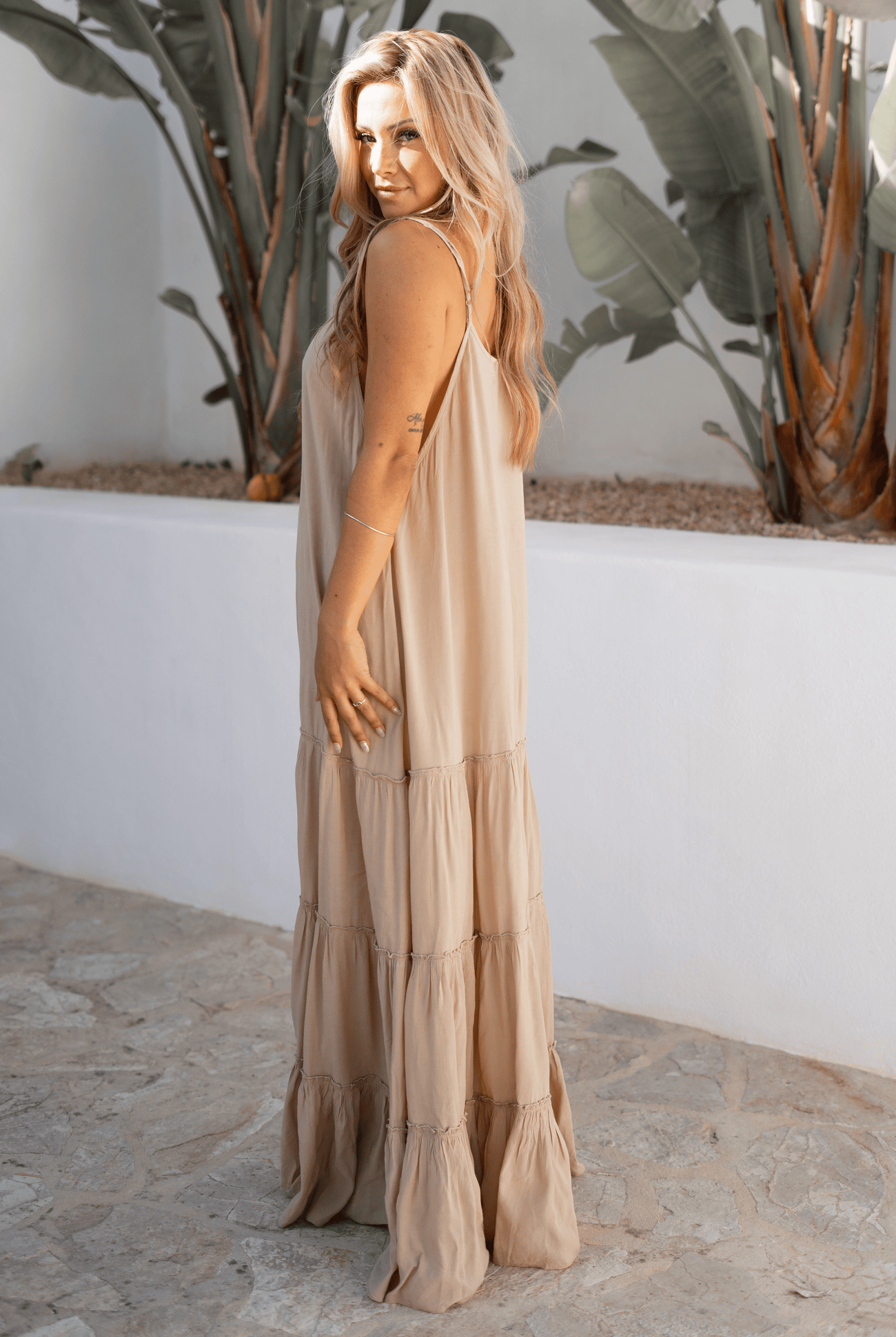 Bohemian jurk in taupe van ibzmode, Brands of Ibiza