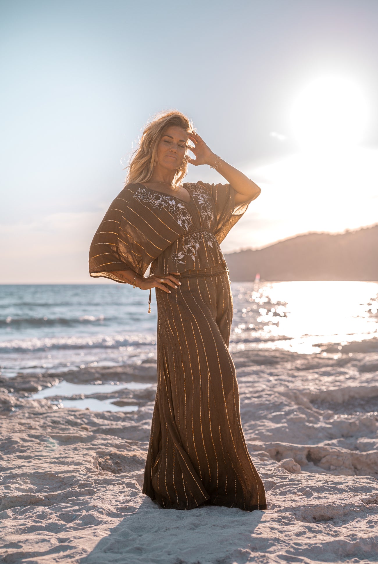 Bohemian top in taupe van ibzmode, Brands of Ibiza