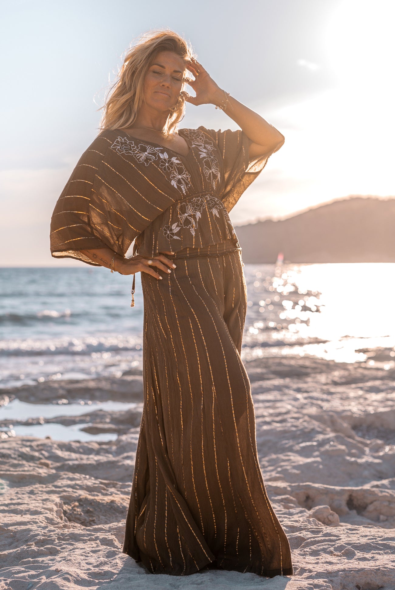 Bohemian broek in taupe van ibzmode, Brands of Ibiza