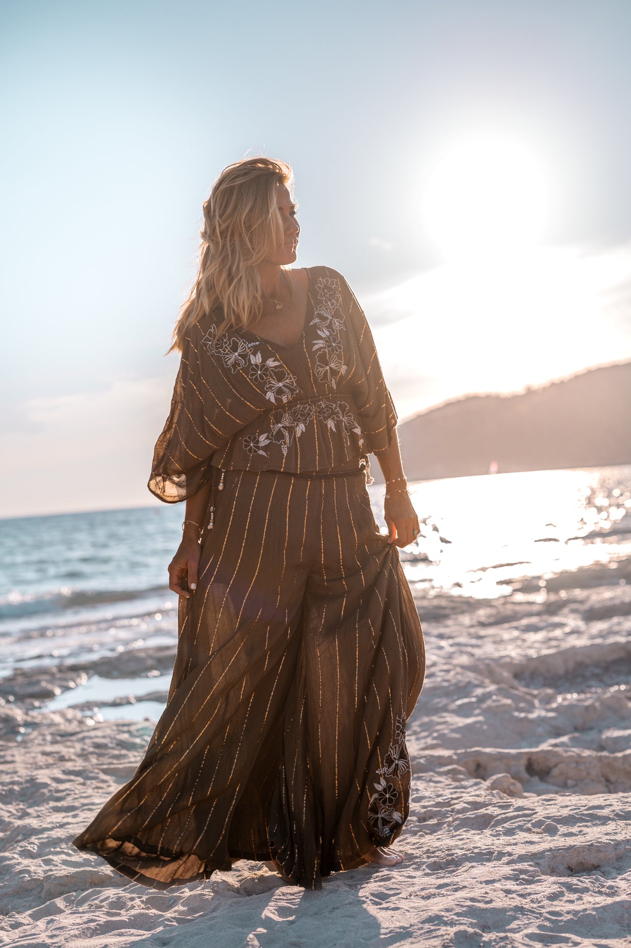 Bohemian top in taupe van ibzmode, Brands of Ibiza