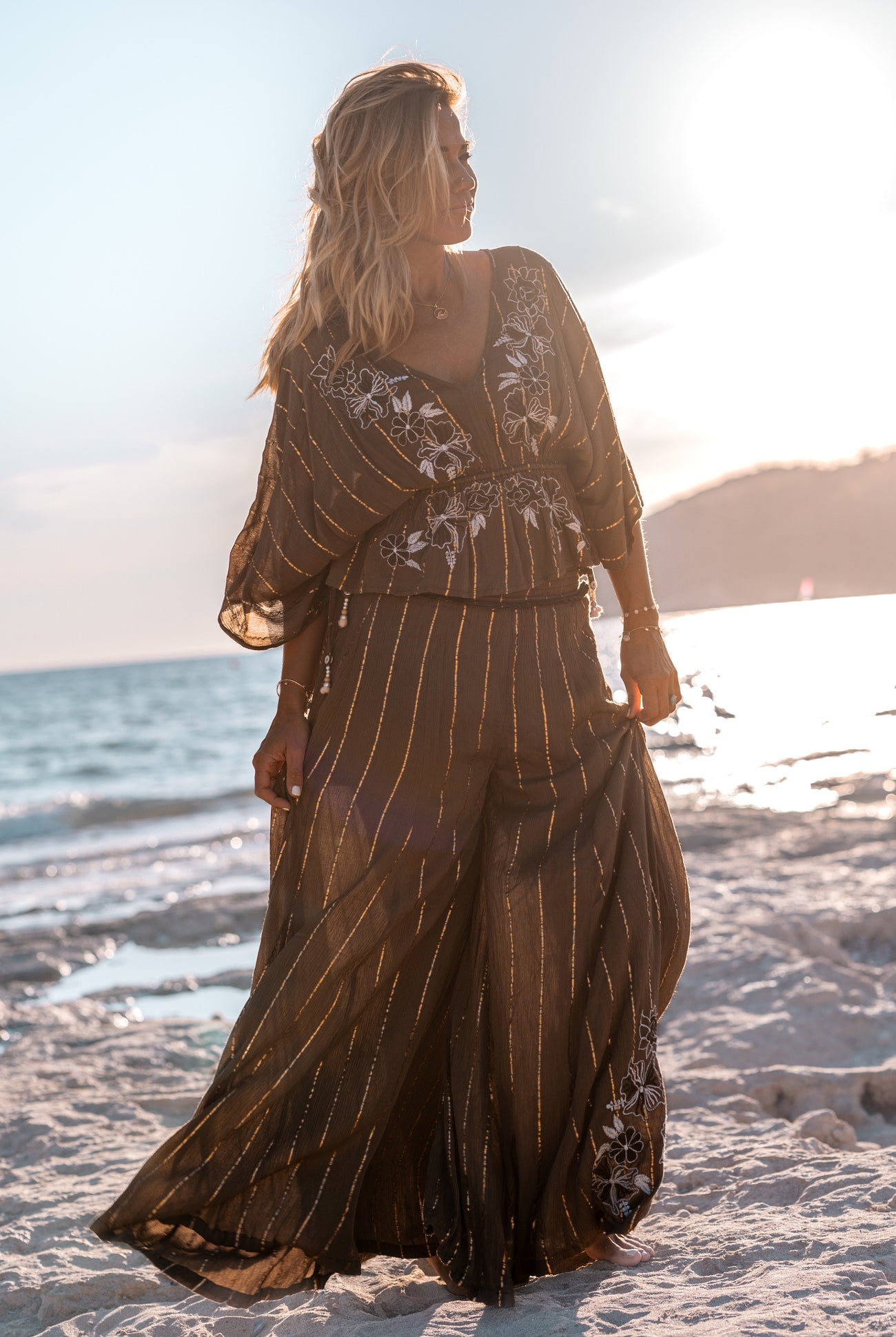 Bohemian broek in taupe van ibzmode, Brands of Ibiza