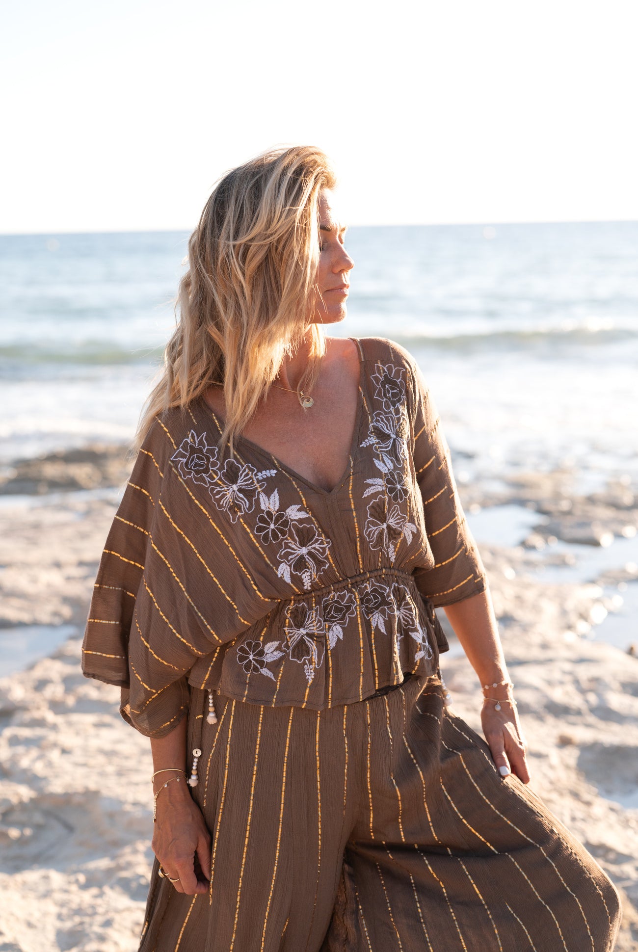 Bohemian top in taupe van ibzmode, Brands of Ibiza