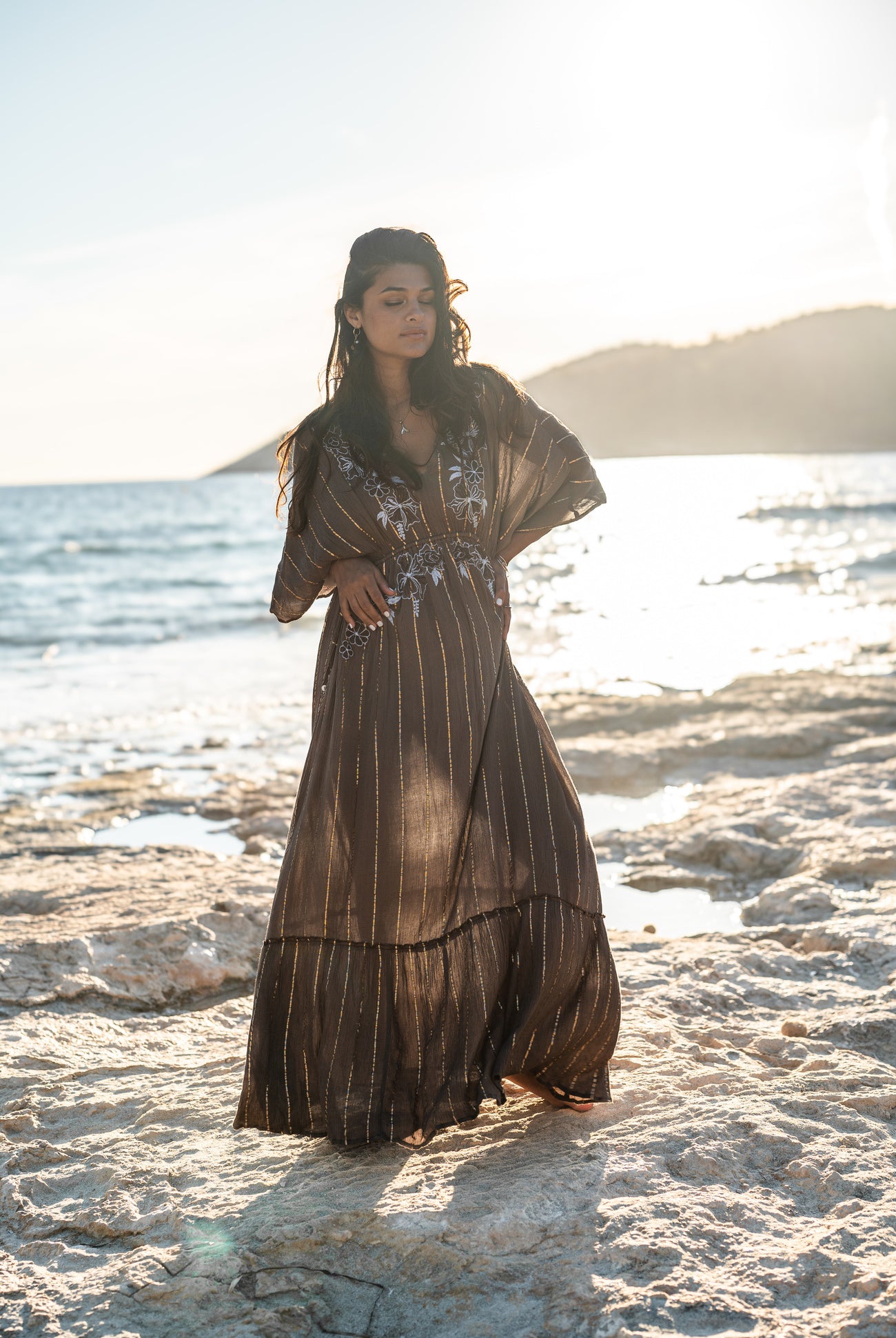 Bohemian jurk in taupe van ibzmode, Brands of Ibiza