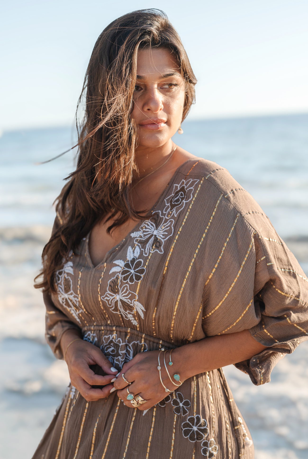 Bohemian jurk in taupe van ibzmode, Brands of Ibiza