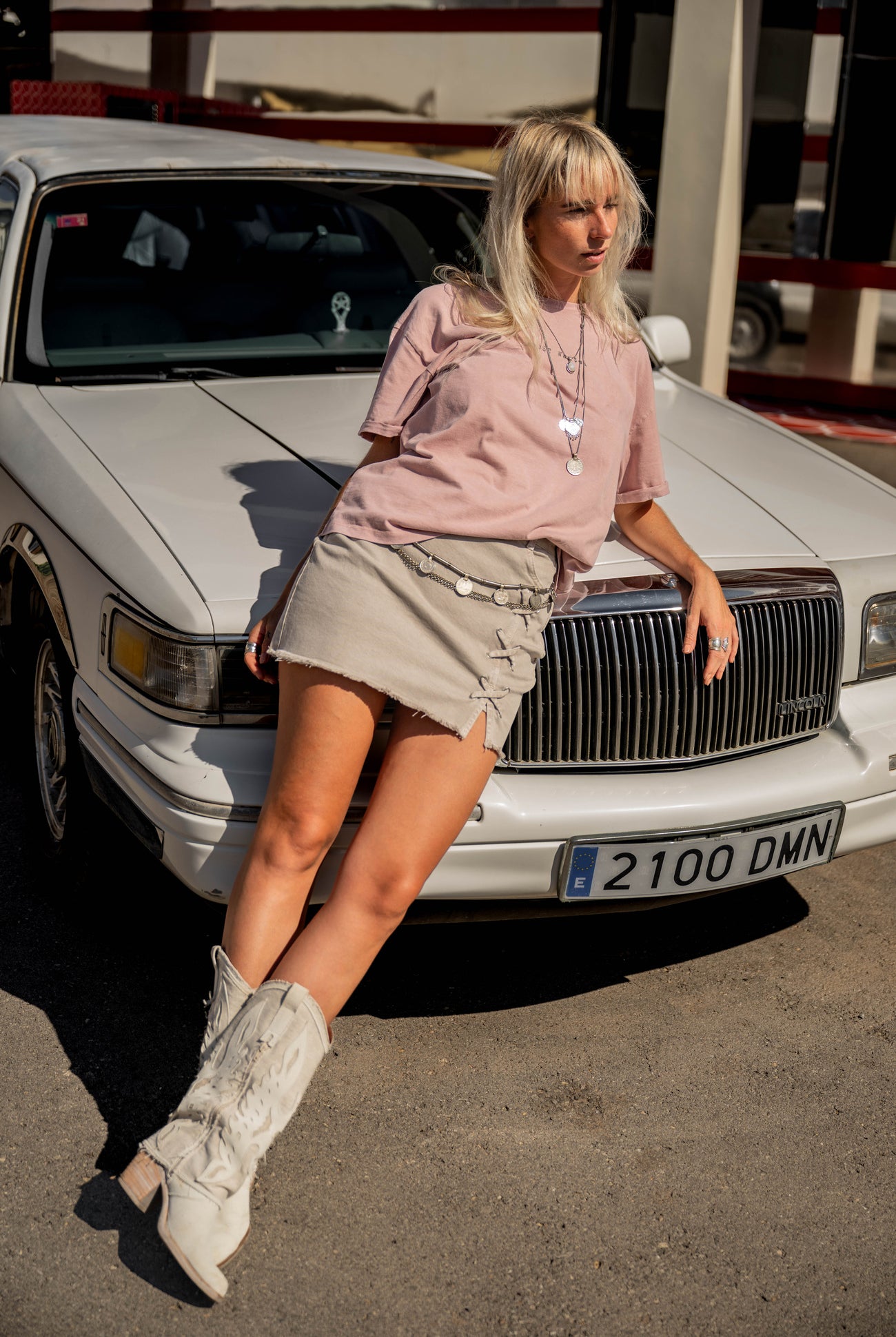 Ibizamode Moost Wanted Blake Artwork T-shirt dusty pink with USA tour back print