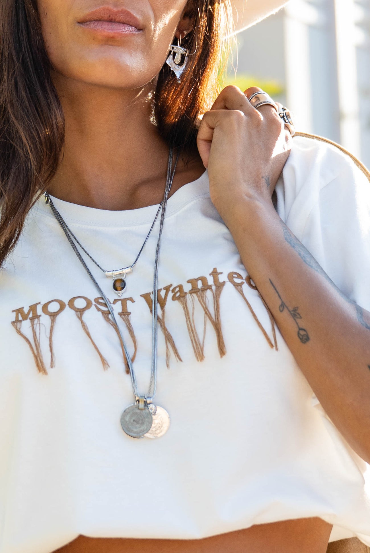 Ibizamode Moost Wanted Skye Fringe T-shirt off white with fringe logo detail