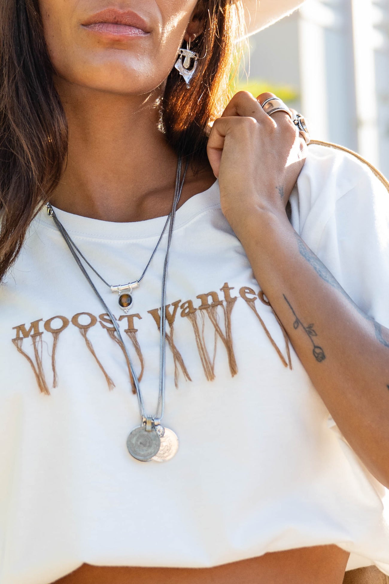 Ibizamode Moost Wanted Skye Fringe T-shirt off white with fringe logo detail