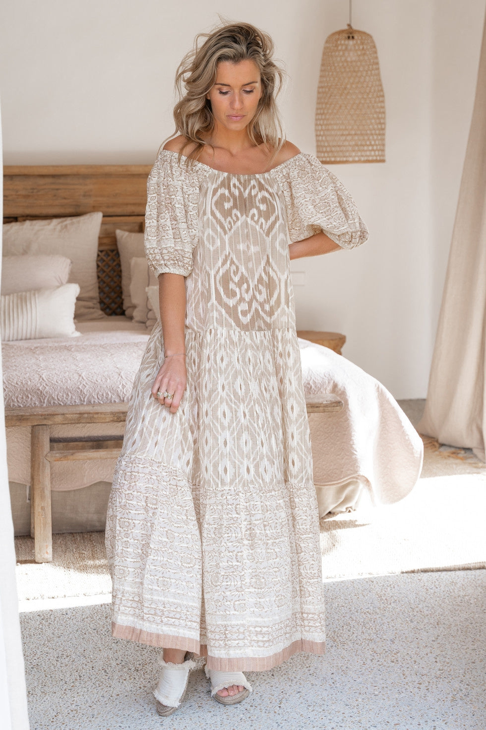 Bohemian jurk in puff natural van ibzmode, Brands of Ibiza
