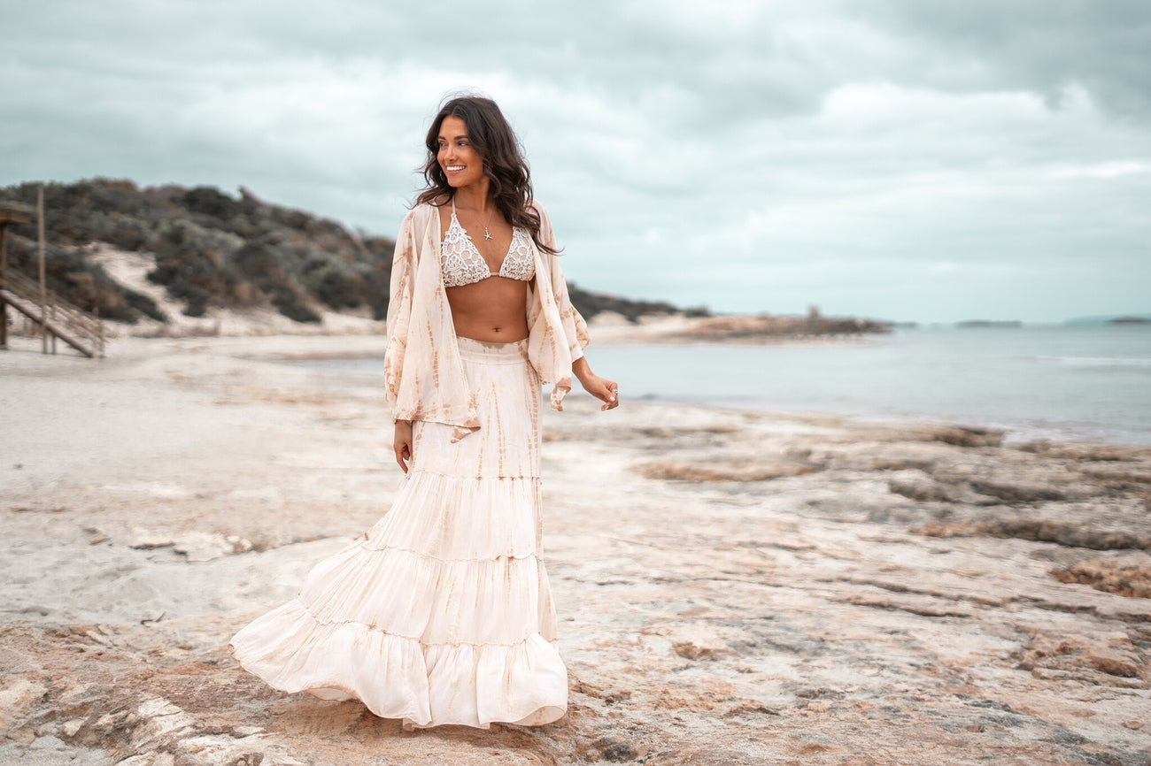 Bohemian kimono in tie dye taupe van ibzmode, Brands of Ibiza