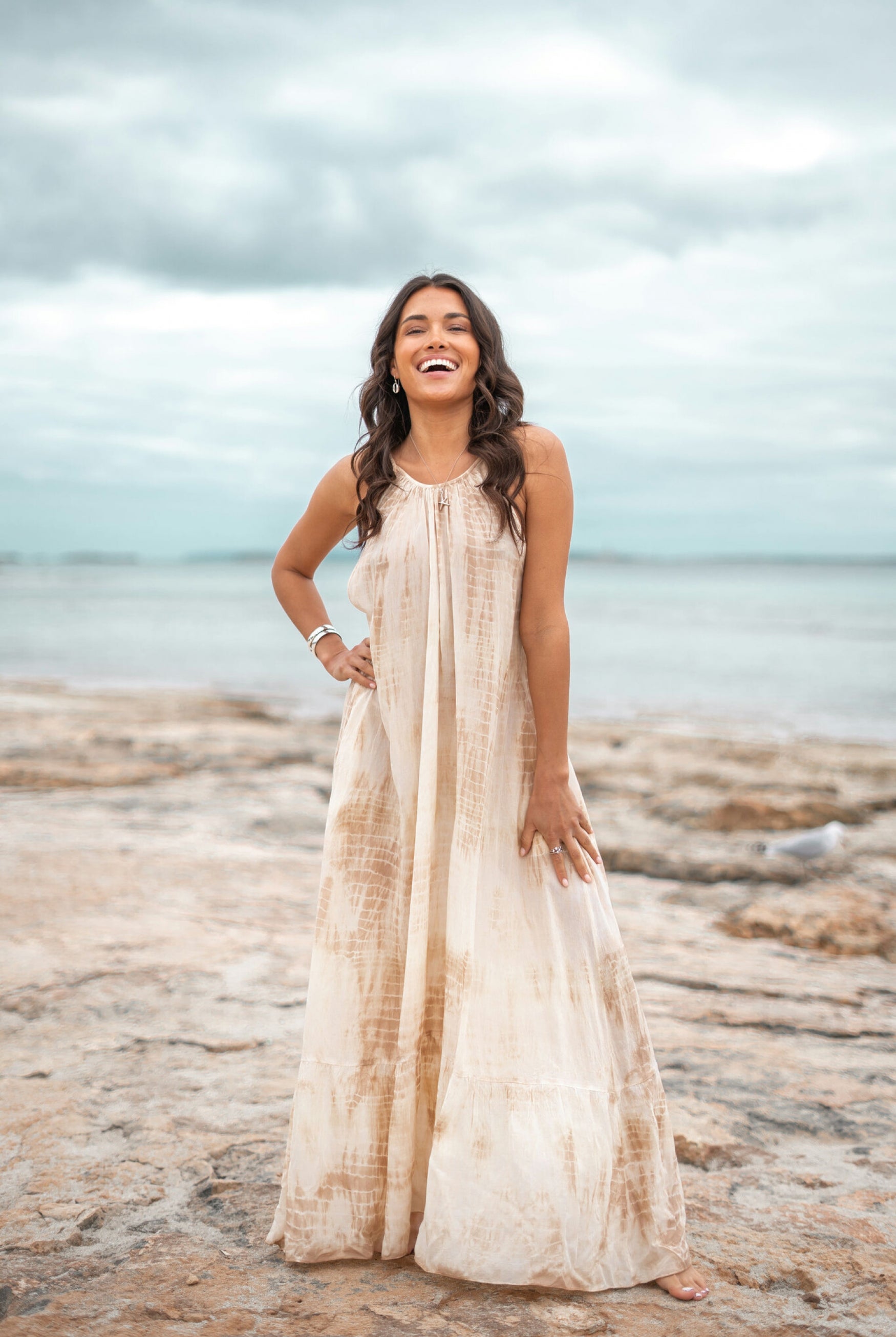 Bohemian jurk in tie dye taupe van ibzmode, Brands of Ibiza