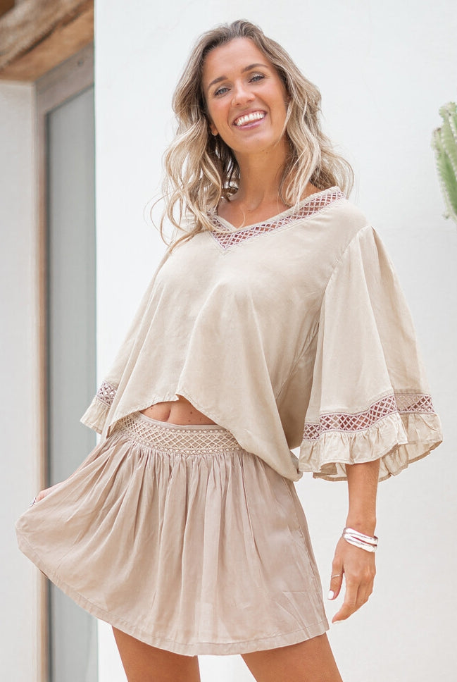 Bohemian top in taupe van ibzmode, Brands of Ibiza