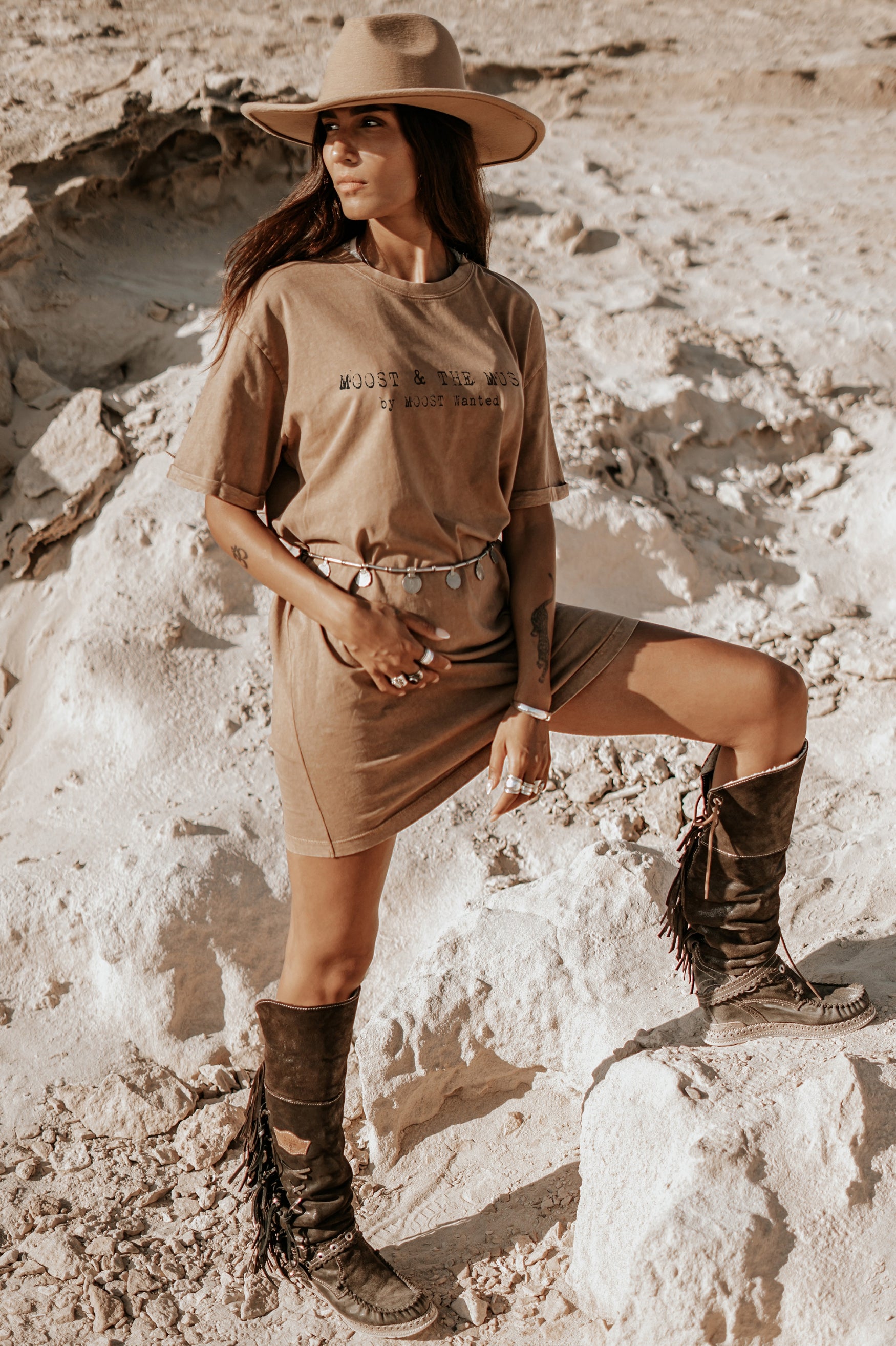 Bohemian jurk in brown van MOOST Wanted, Brands of Ibiza