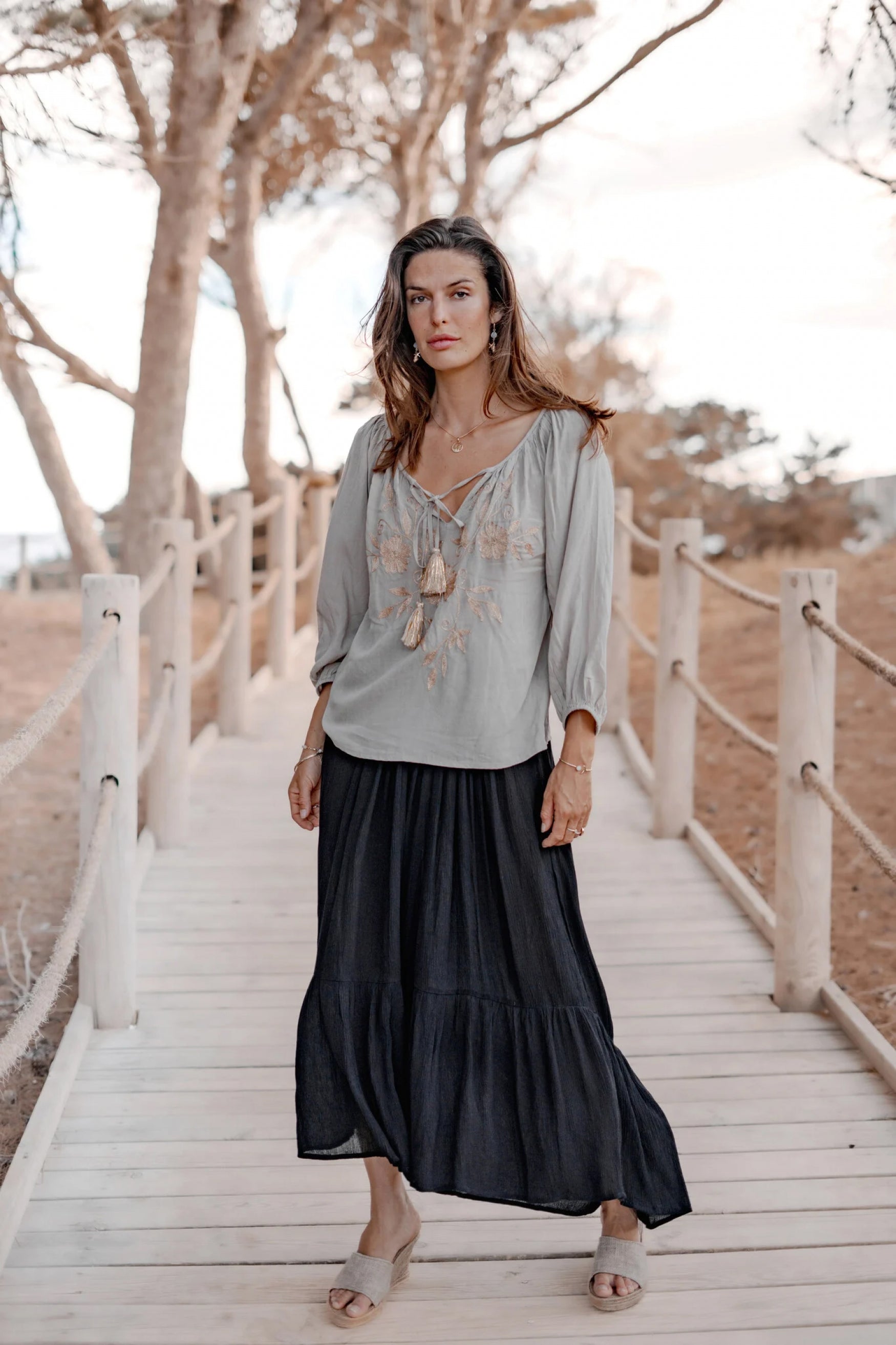 Blusa bohemia en topo claro de ibzmode, Marcas de Ibiza